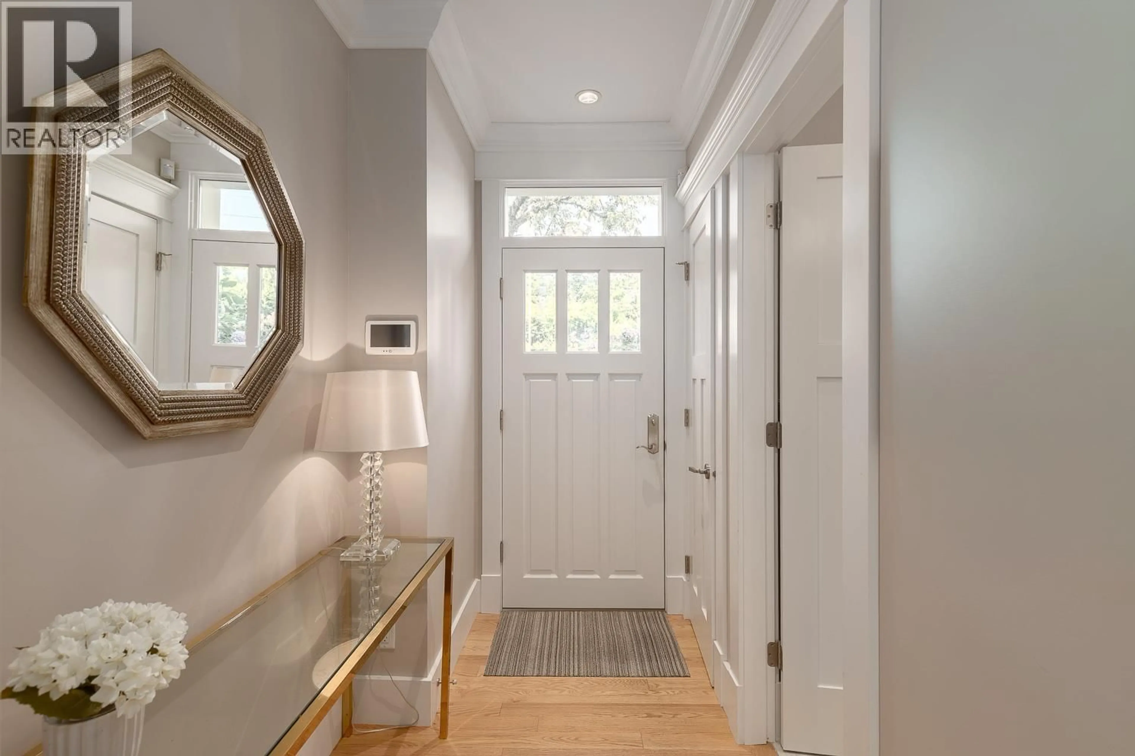 Indoor entryway for 1202 JEFFERSON AVENUE, Vancouver British Columbia V7T2B1