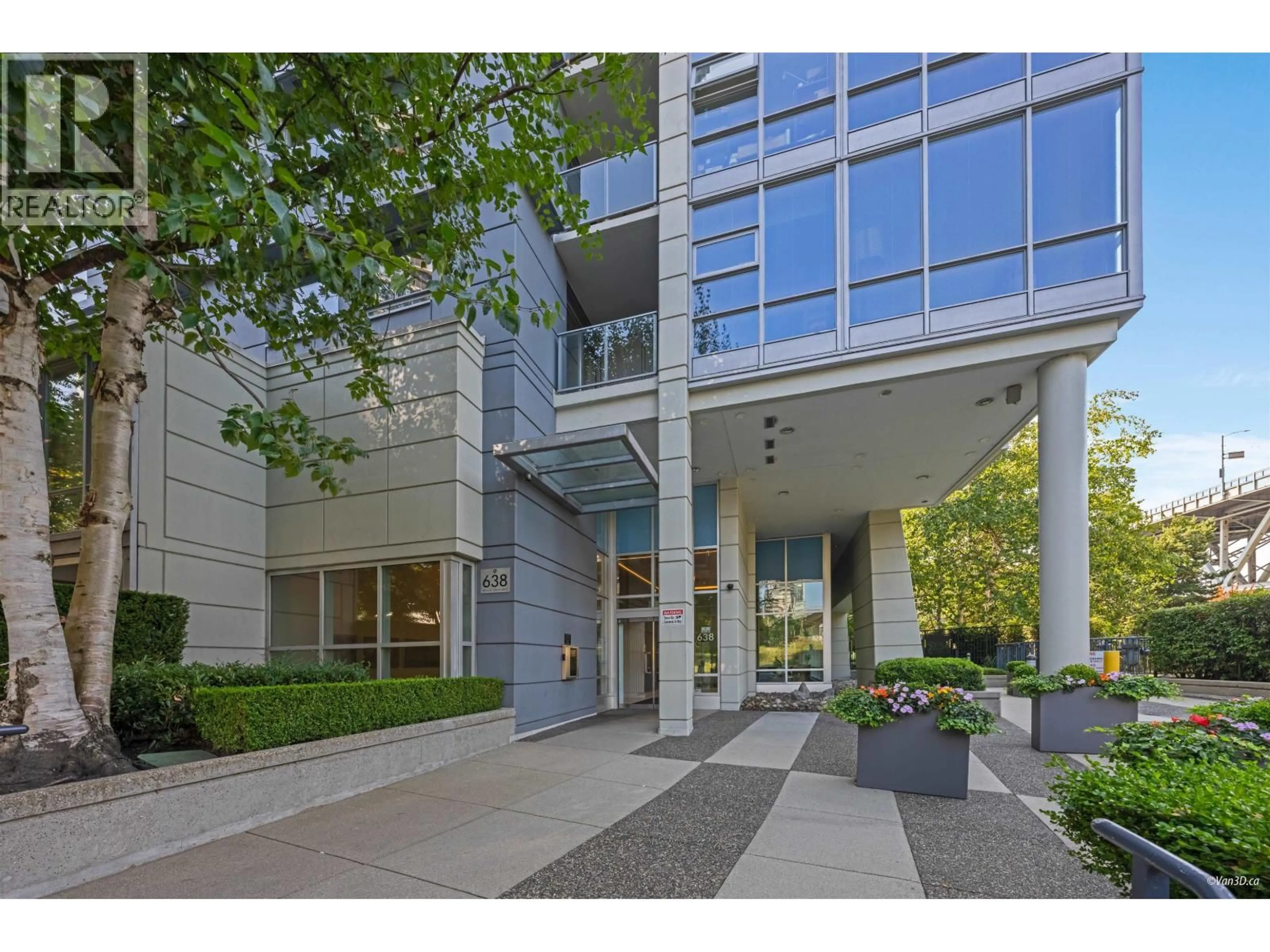 Indoor foyer for 905 - 638 BEACH CRESCENT, Vancouver British Columbia V6Z3H4