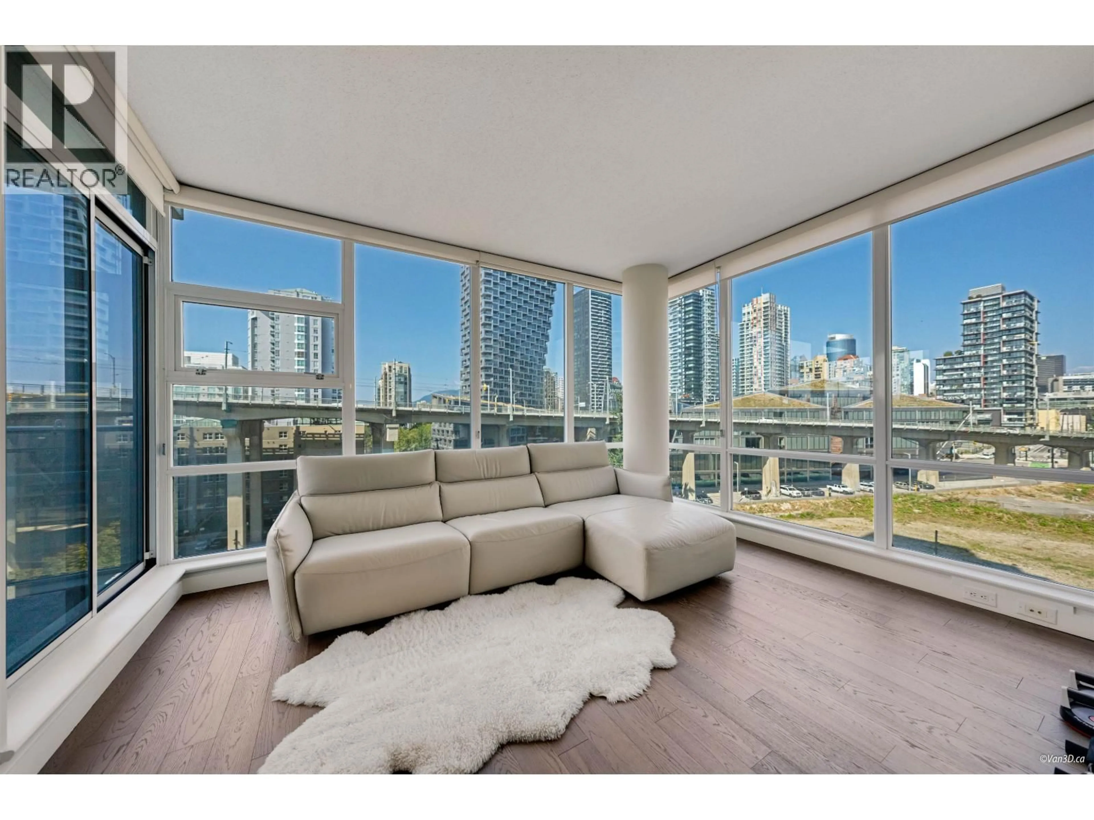 Living room with furniture, unknown for 905 - 638 BEACH CRESCENT, Vancouver British Columbia V6Z3H4