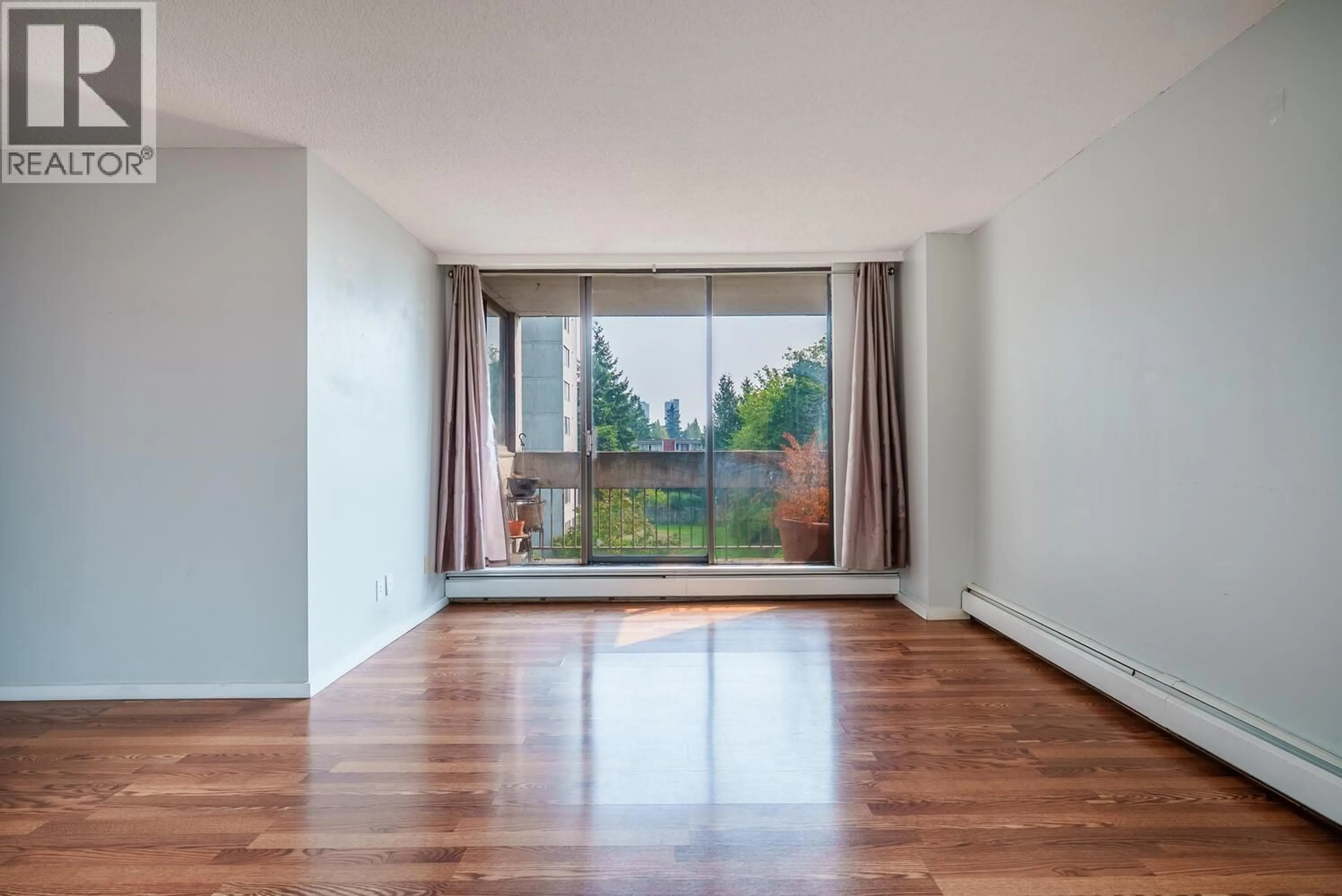 A pic of a room for 403 - 4105 IMPERIAL STREET, Burnaby British Columbia V5J1A6