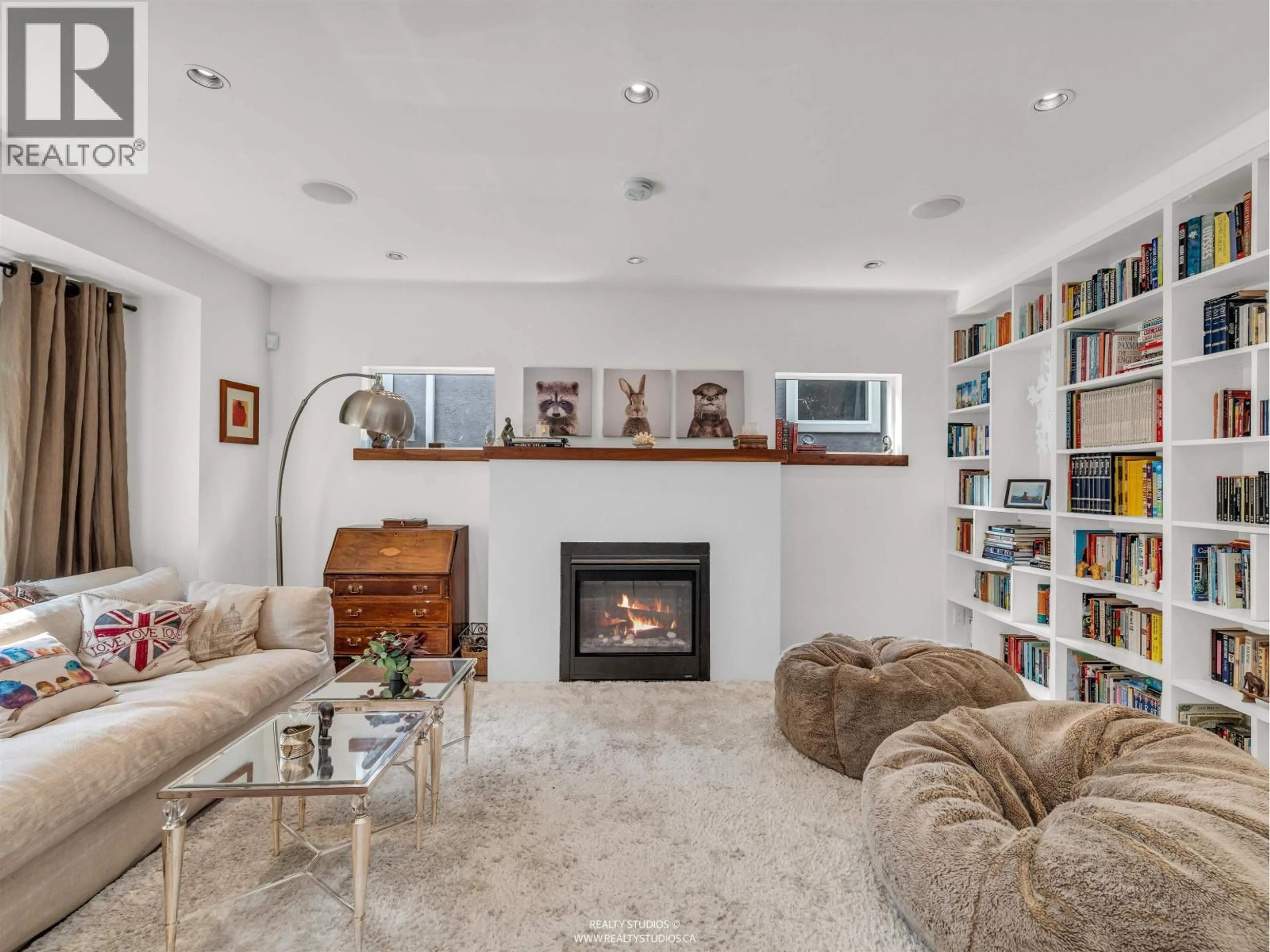 Living room with furniture, unknown for 661 20TH AVENUE, Vancouver British Columbia V5Z1X9