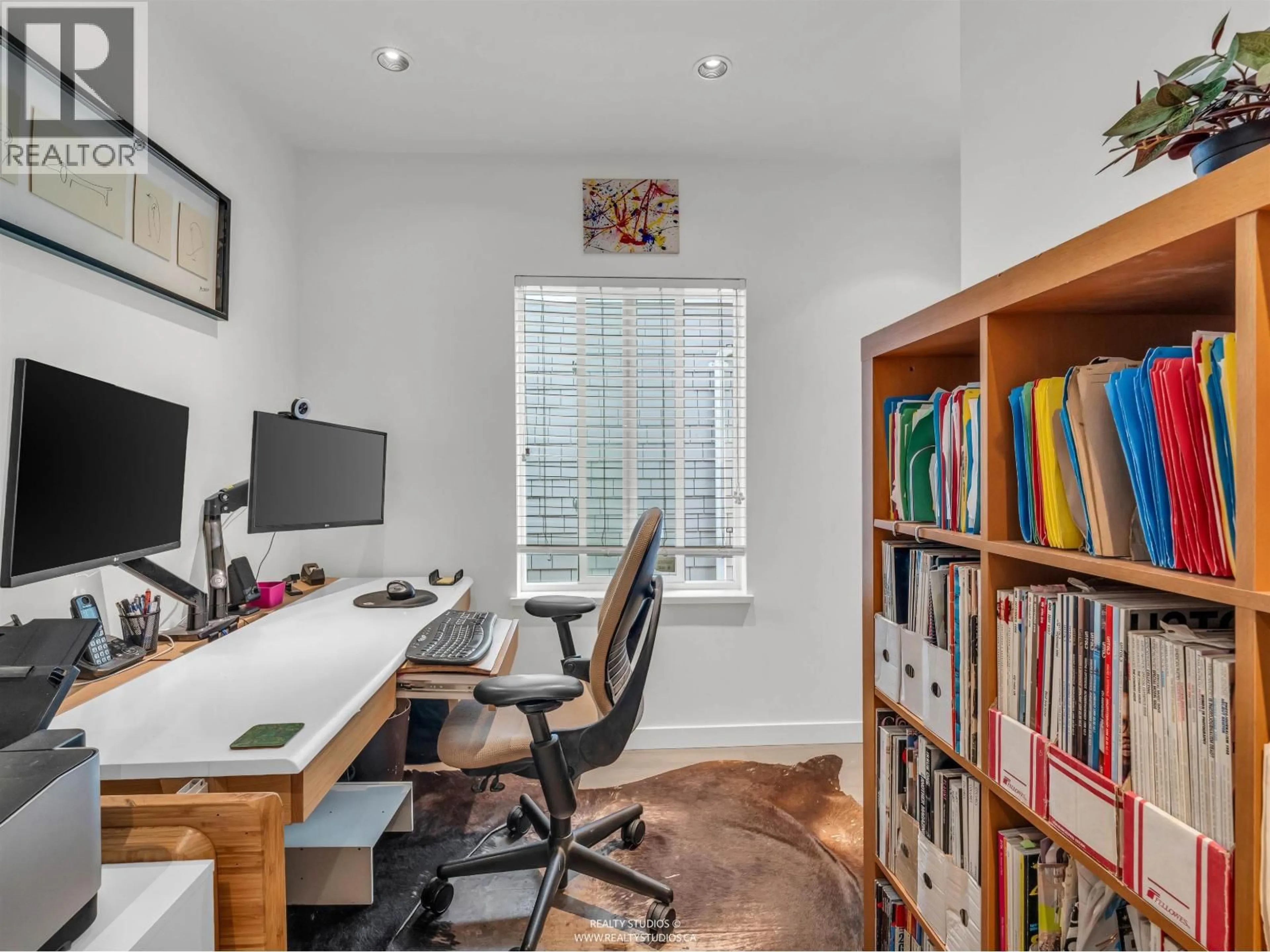 A pic of a room for 661 20TH AVENUE, Vancouver British Columbia V5Z1X9