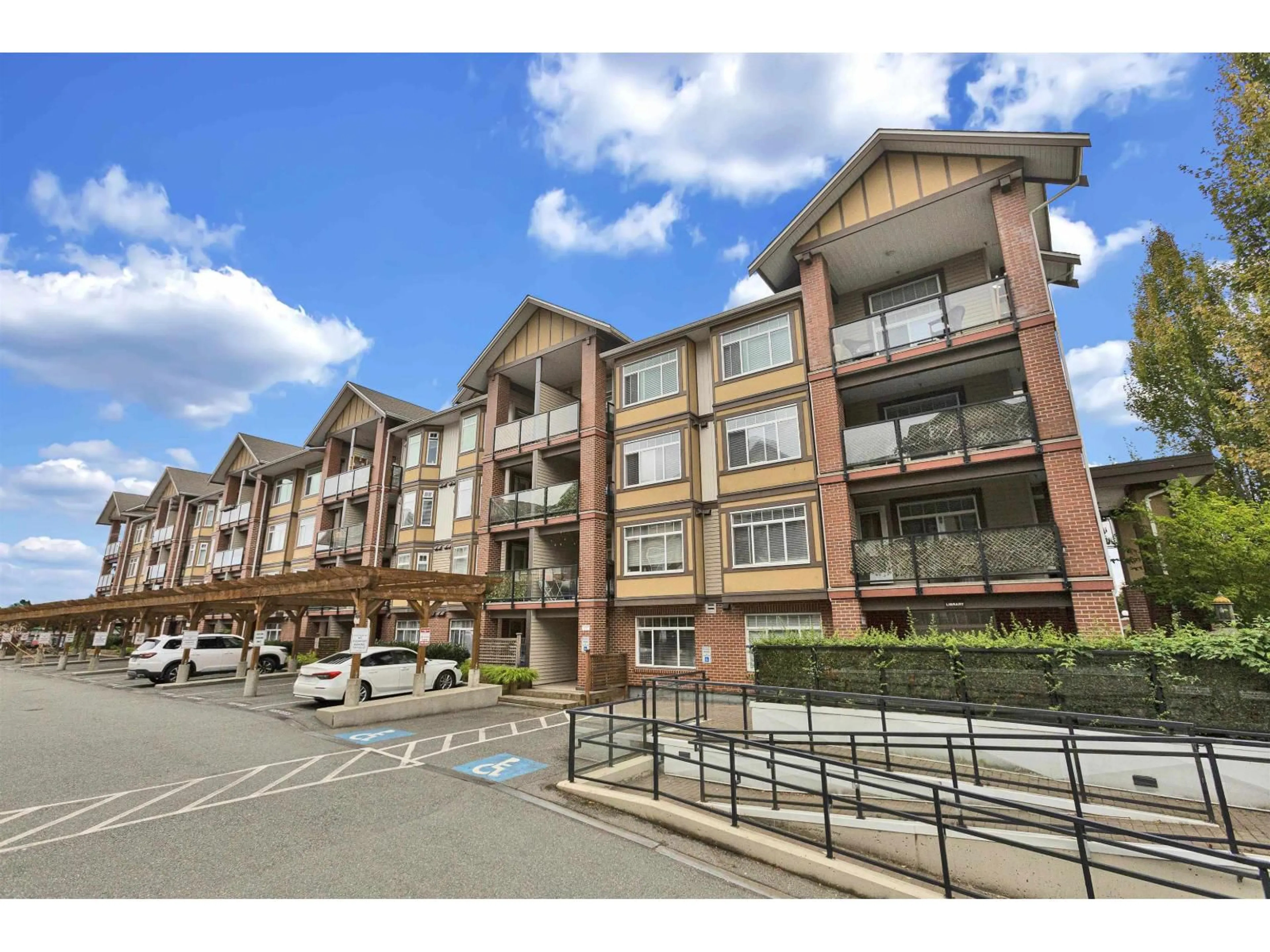 Patio, unknown for 117 - 5650 201A, Langley British Columbia V3A0B3