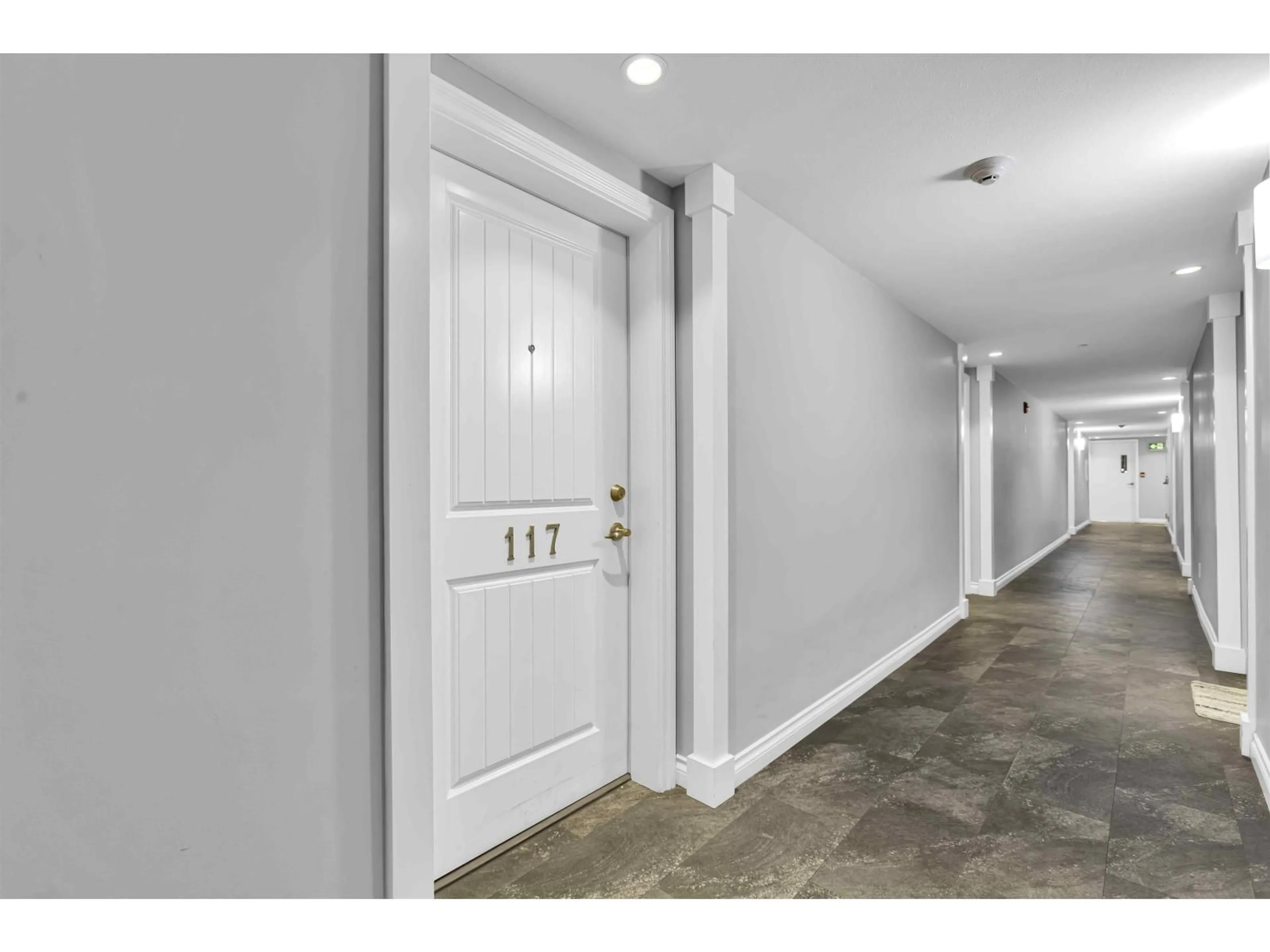 Indoor entryway for 117 - 5650 201A, Langley British Columbia V3A0B3
