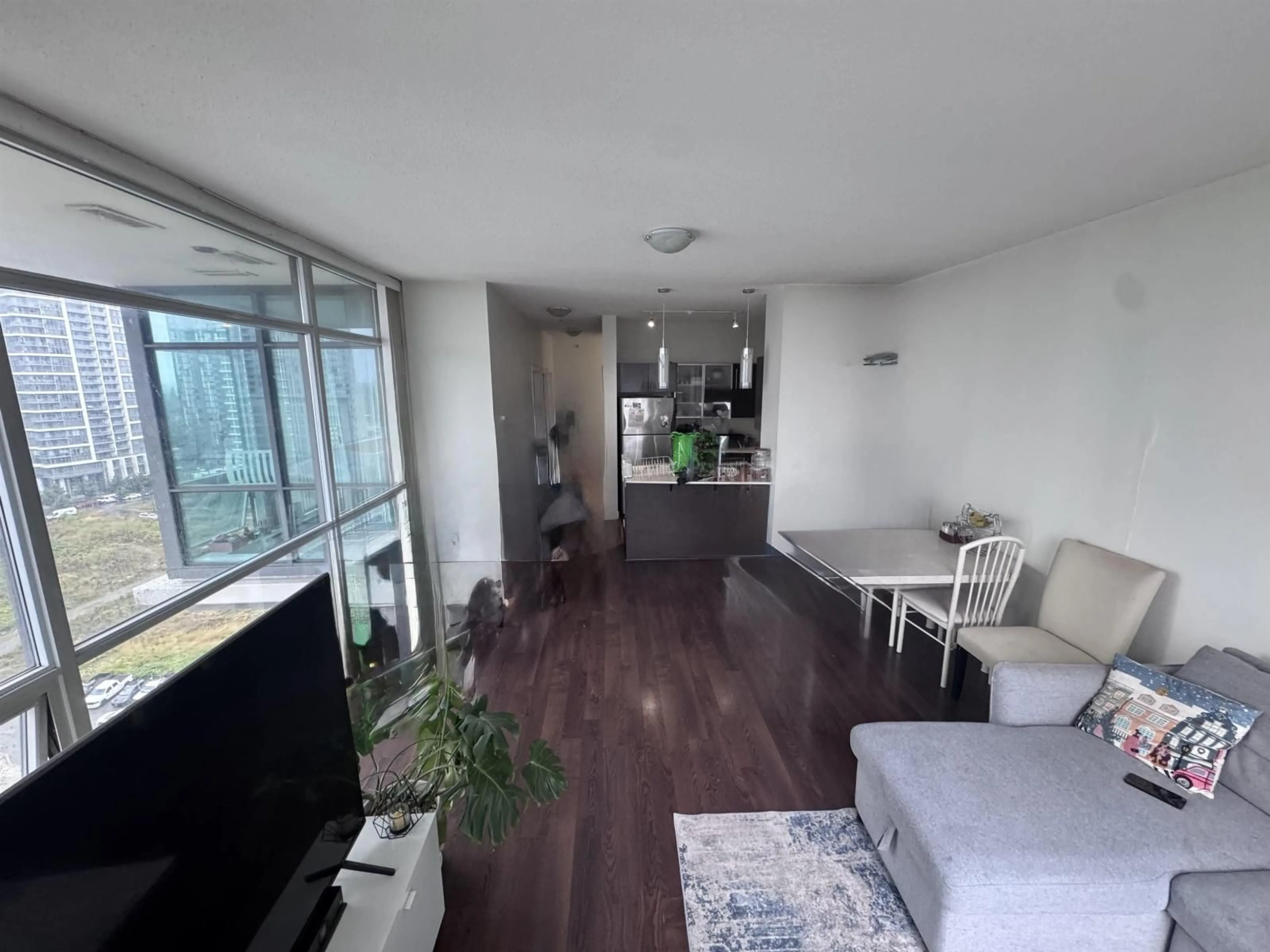 A pic of a room for 1604 - 13399 104TH, Surrey British Columbia V3T0C9