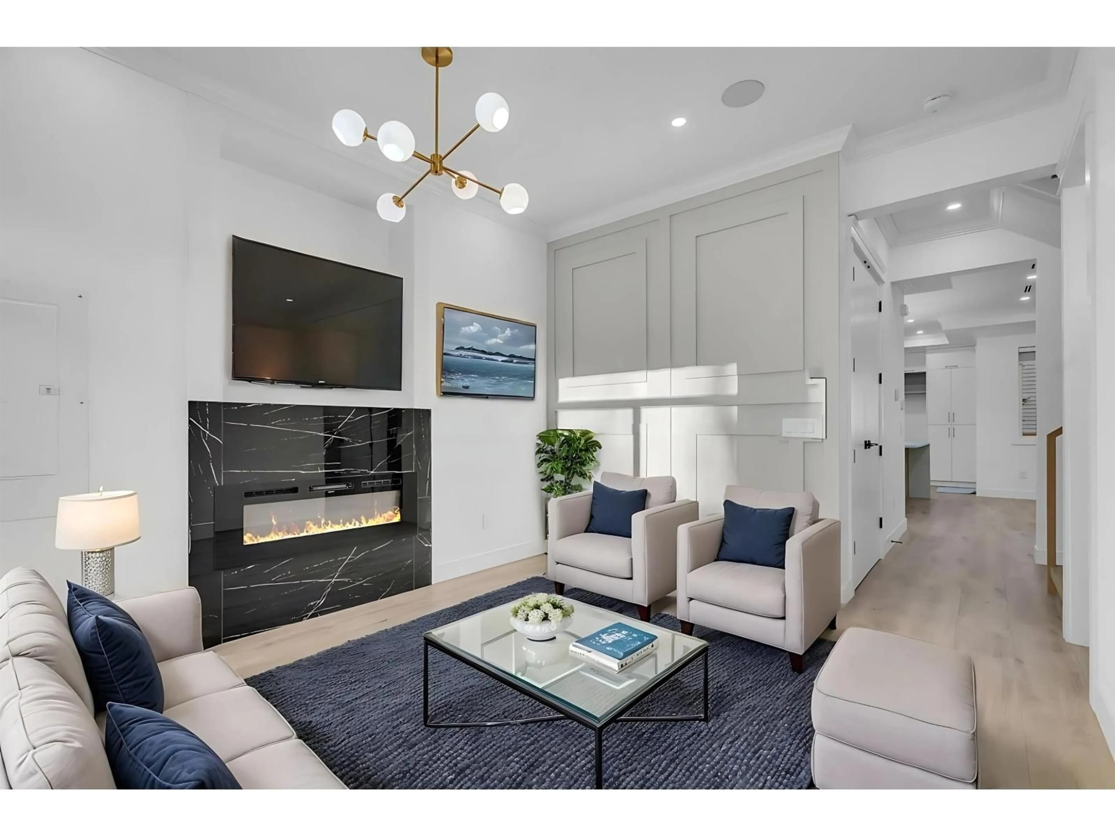 Living room with furniture, unknown for 5970 127A, Surrey British Columbia V3R4A7