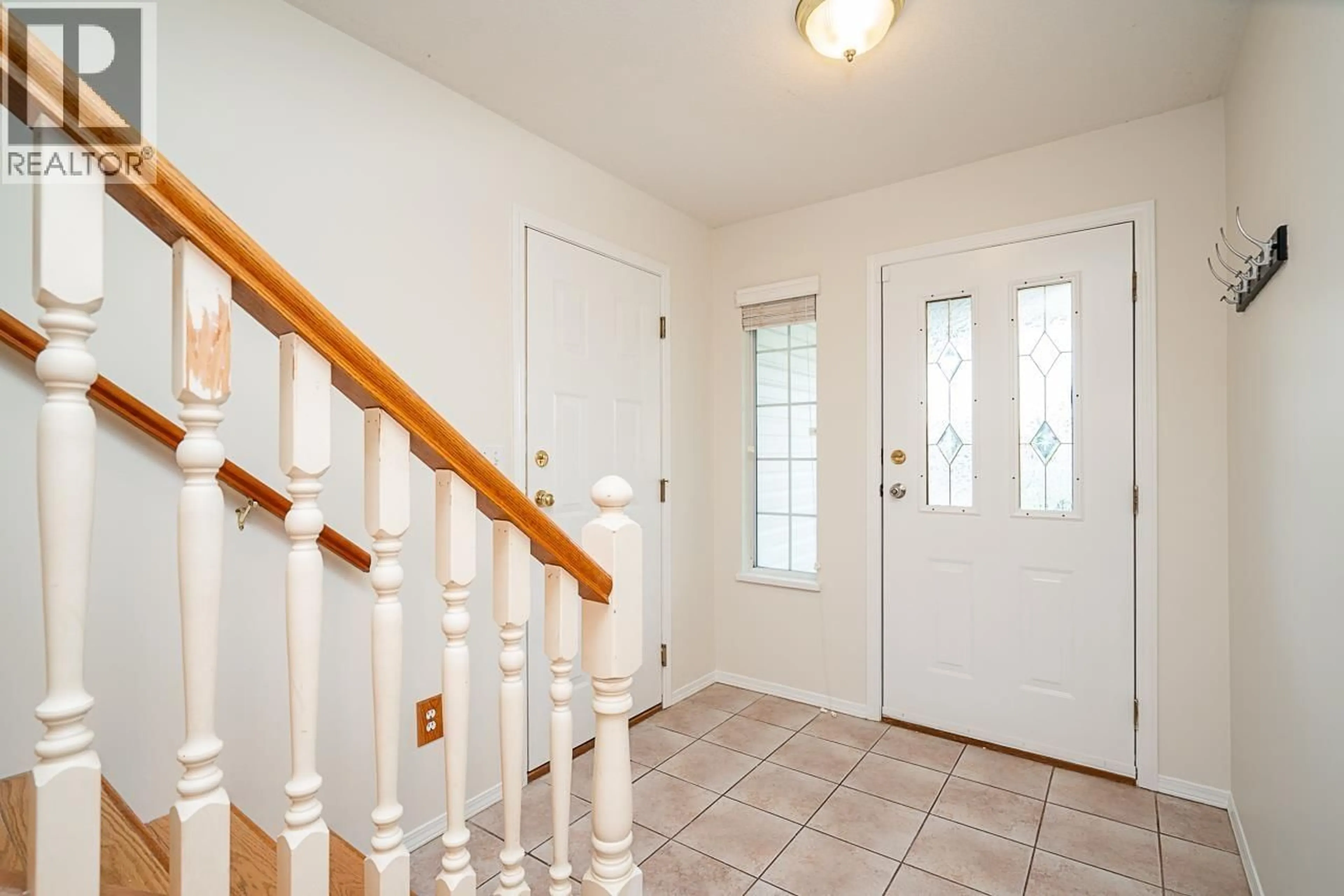 Indoor entryway for 12466 231B STREET, Maple Ridge British Columbia V2X0G1