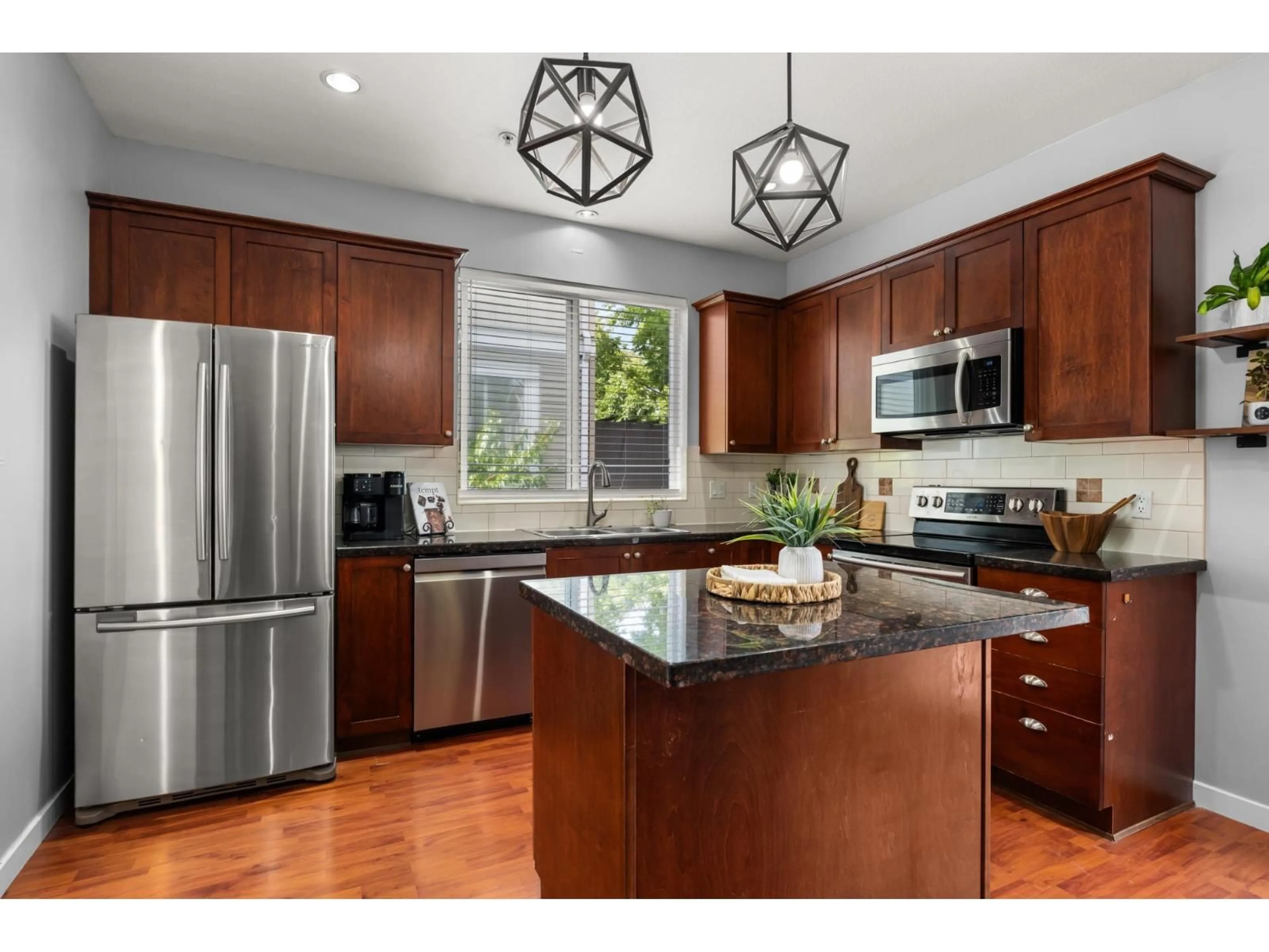 Open concept kitchen, unknown for 14 - 20159 68, Langley British Columbia V2Y3H9