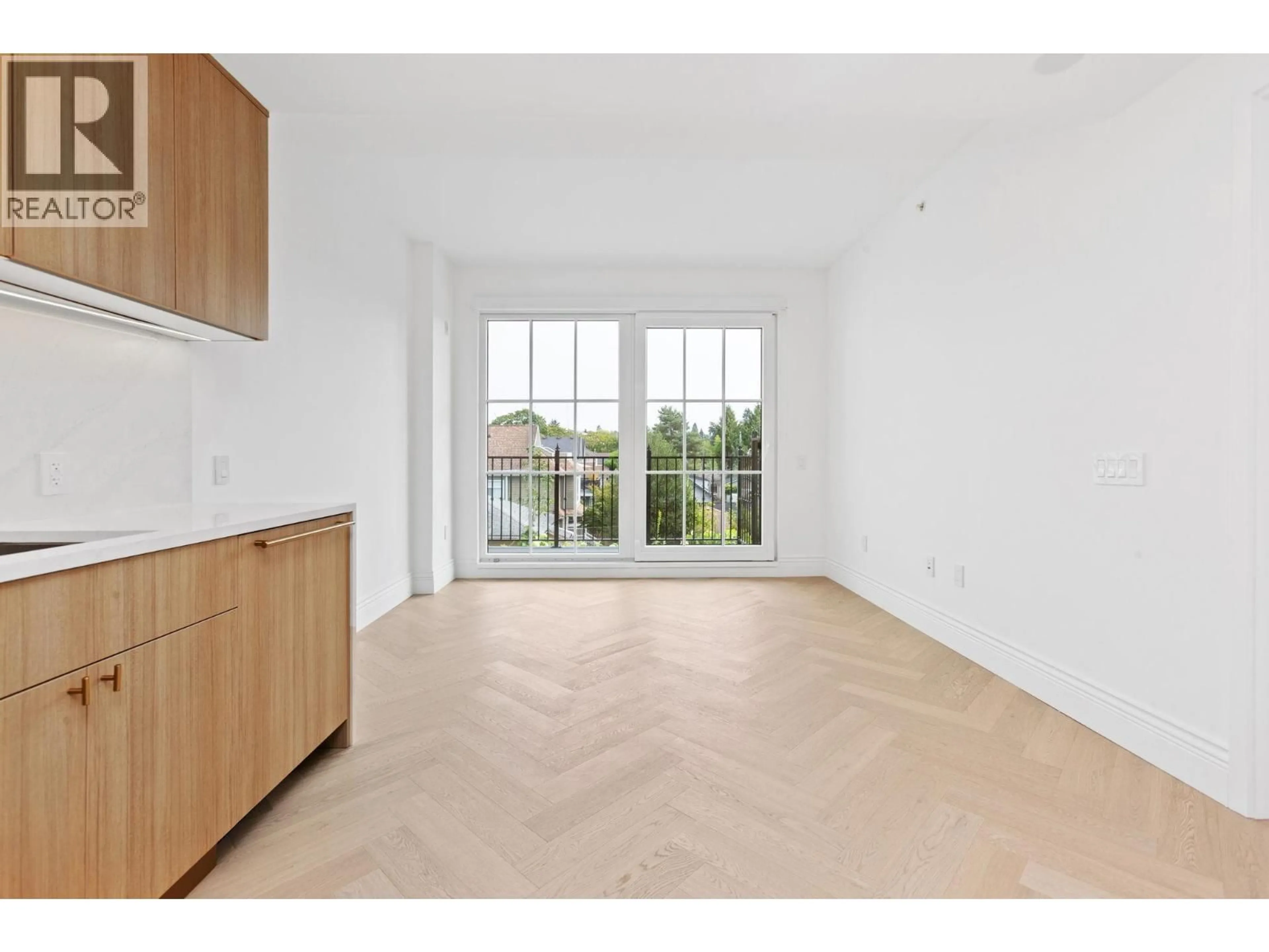 A pic of a room for 302 - 2096 47TH AVENUE, Vancouver British Columbia V6M0E5