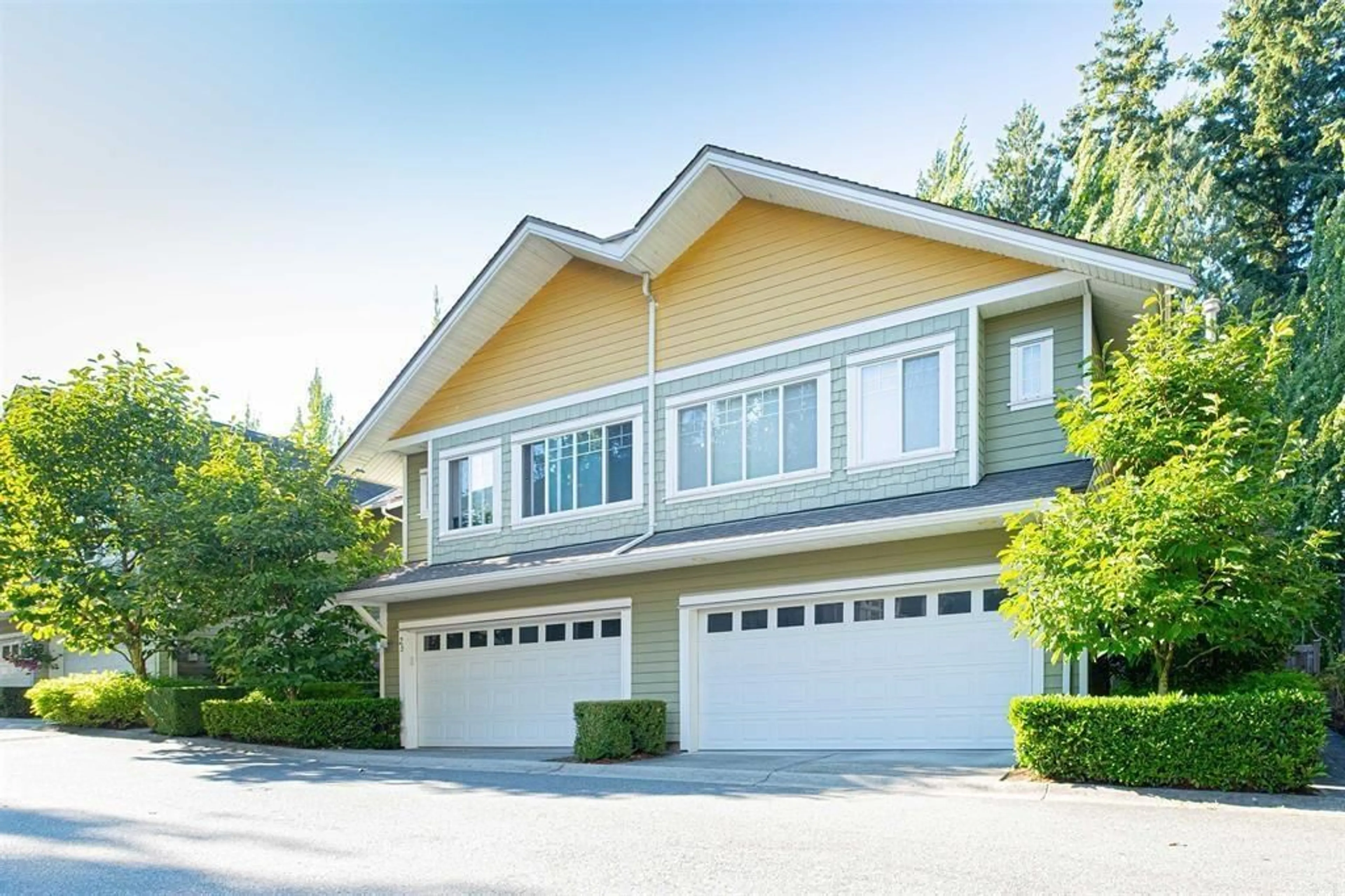Home with vinyl exterior material, street for 25 - 6110 138, Surrey British Columbia V3X3V6