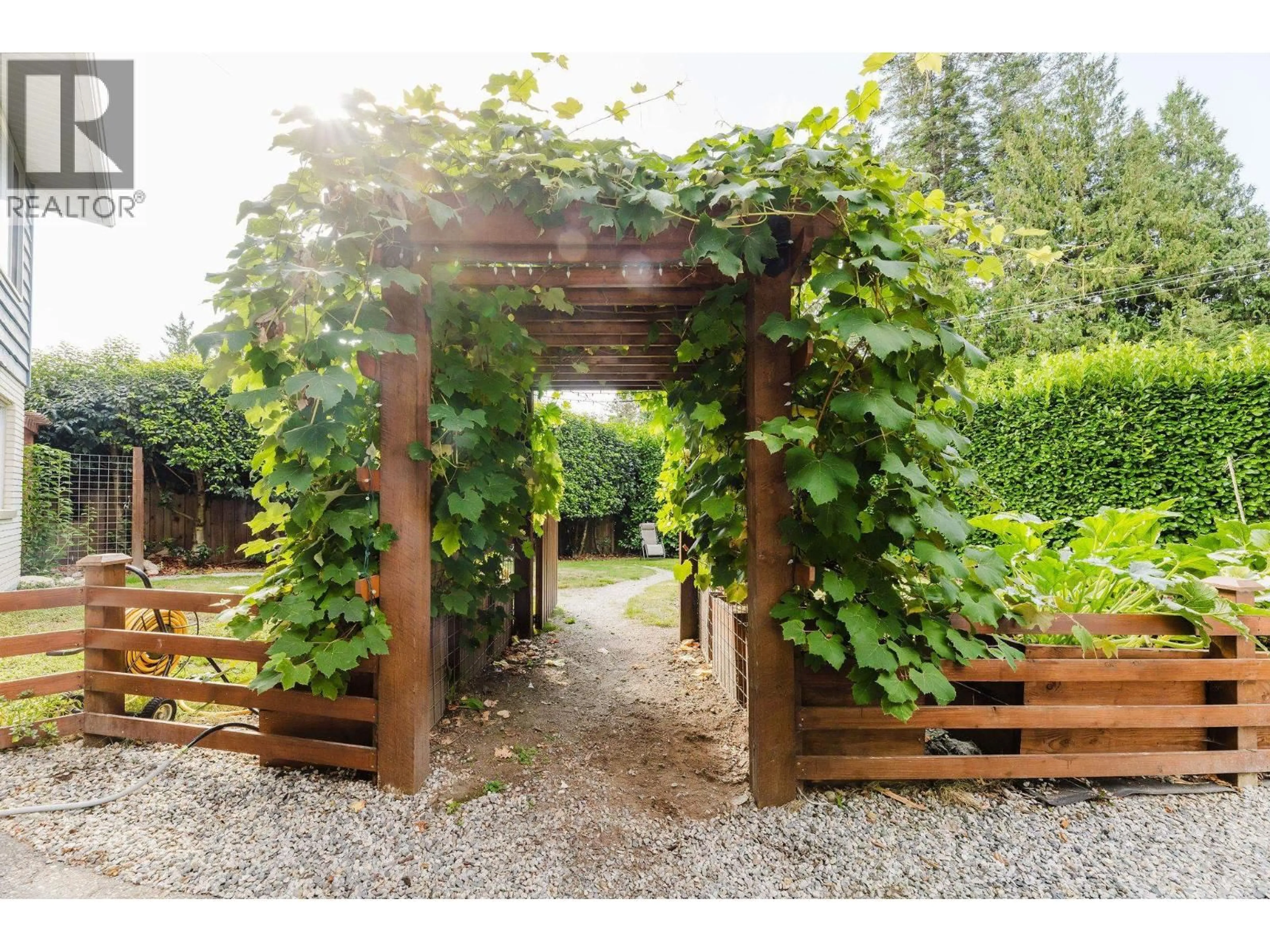 Patio, street for 7838 REDROOFFS ROAD, Halfmoon Bay British Columbia V7Z1A4