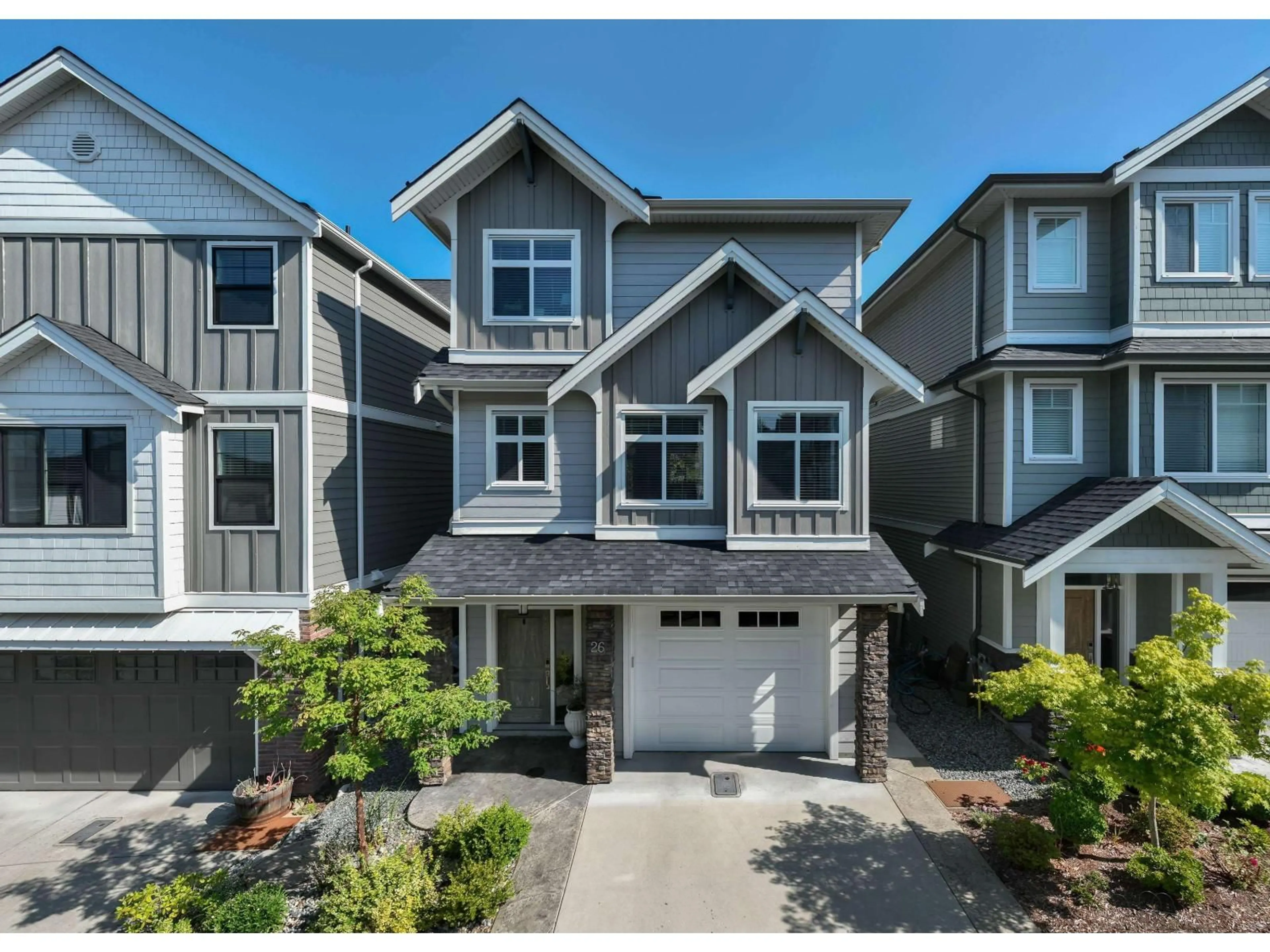 Home with vinyl exterior material, street for 26 - 4295 OLD CLAYBURN, Abbotsford British Columbia V3G1L5