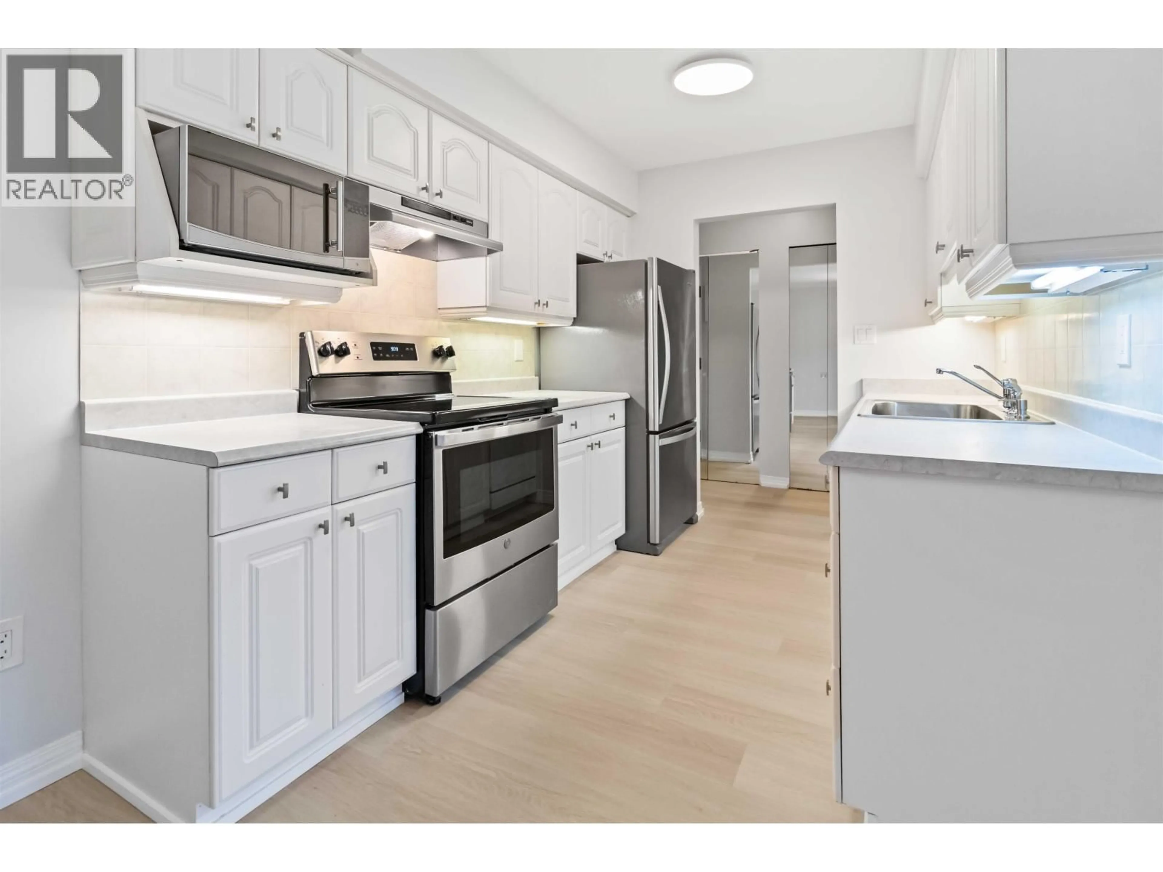 Standard kitchen, unknown for 314 - 1210 PACIFIC STREET, Coquitlam British Columbia V3B6K3