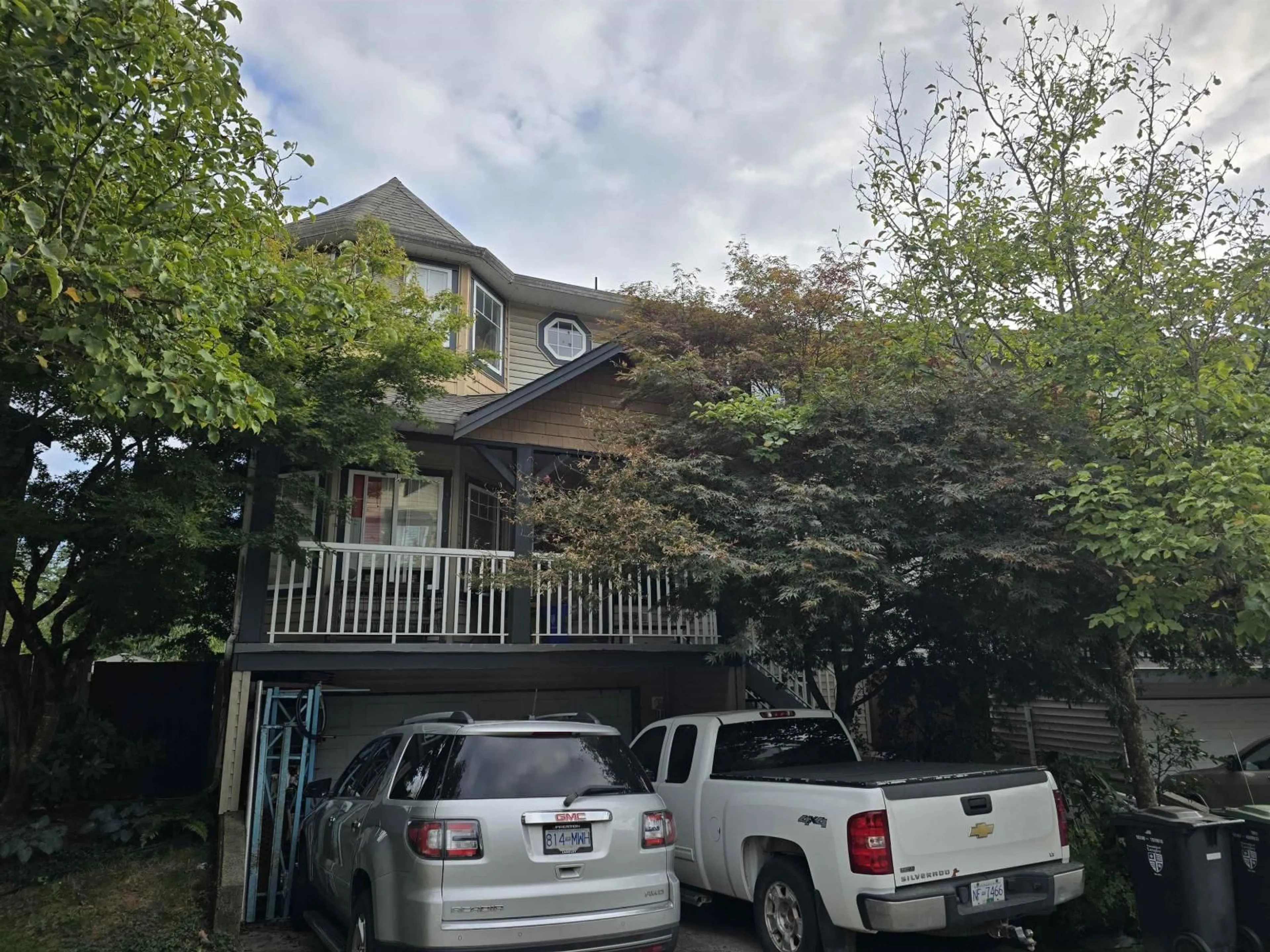 A pic from outside/outdoor area/front of a property/back of a property/a pic from drone, street for 20526 66A, Langley British Columbia V2Y2X8