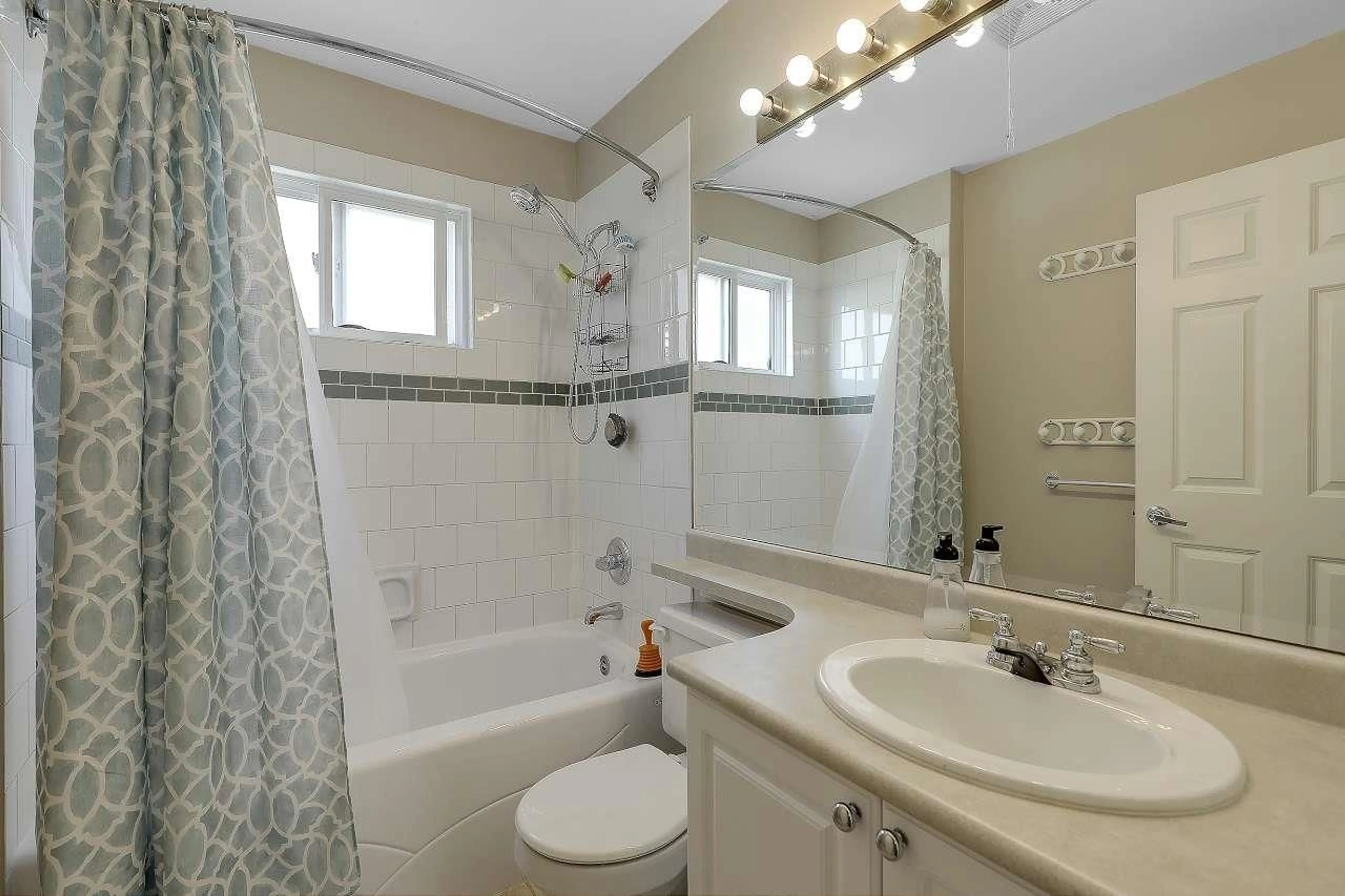 Standard bathroom, ceramic/tile floor for 20526 66A, Langley British Columbia V2Y2X8