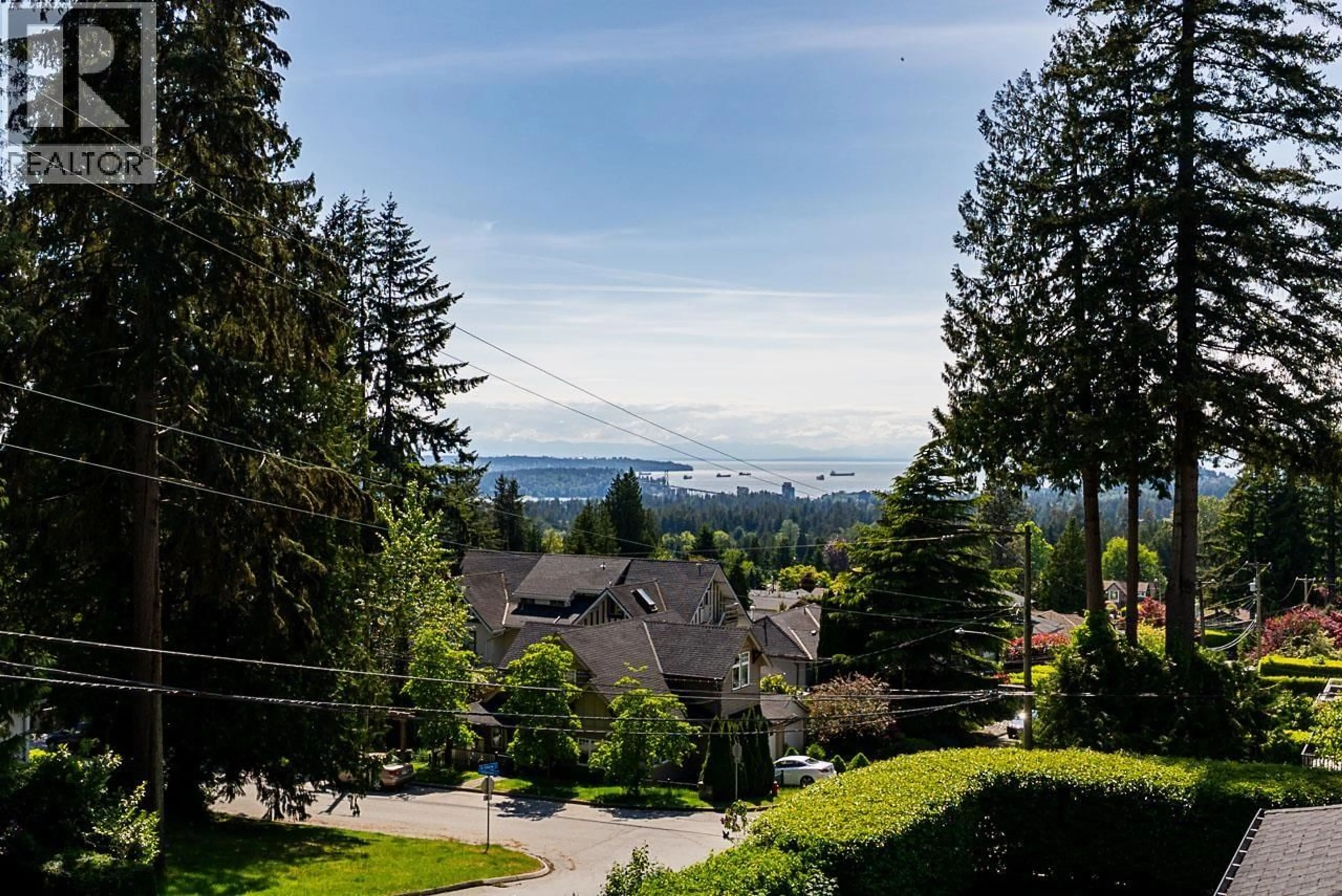 A pic from outside/outdoor area/front of a property/back of a property/a pic from drone, mountain view for 180 OSBORNE ROAD, North Vancouver British Columbia V7N2P8