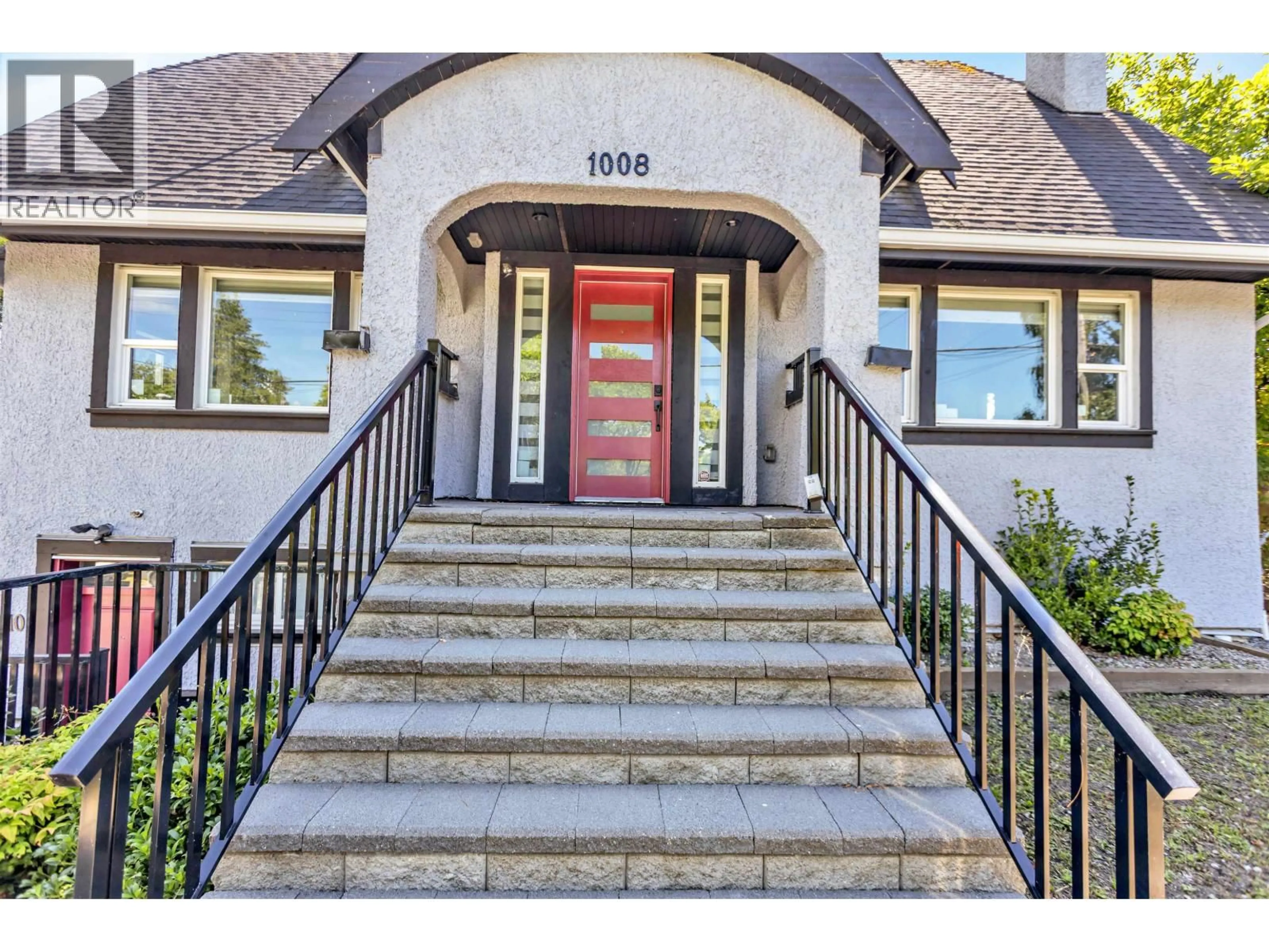 Indoor entryway for 1008 24TH AVENUE, Vancouver British Columbia V5V2B1