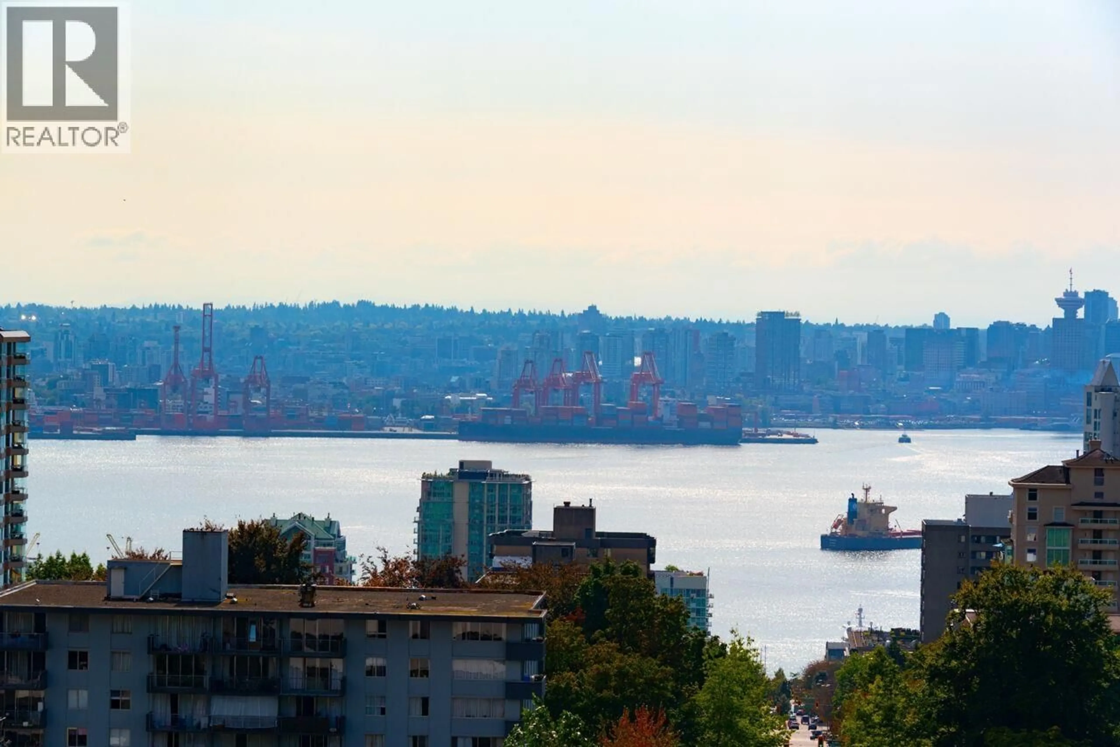 Blurry image for 804 - 135 13TH STREET, North Vancouver British Columbia V7L0J8