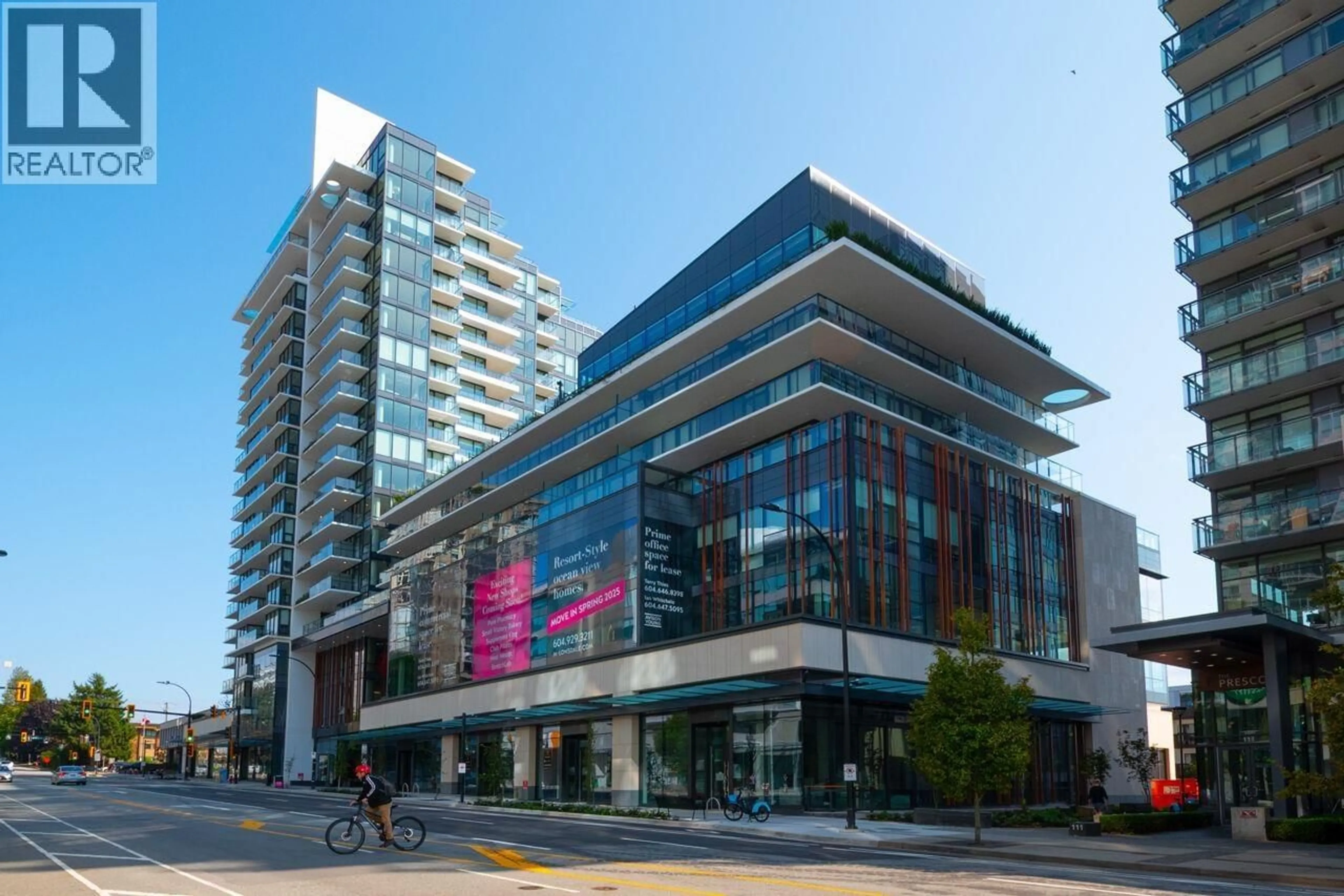 Indoor foyer for 804 - 135 13TH STREET, North Vancouver British Columbia V7L0J8