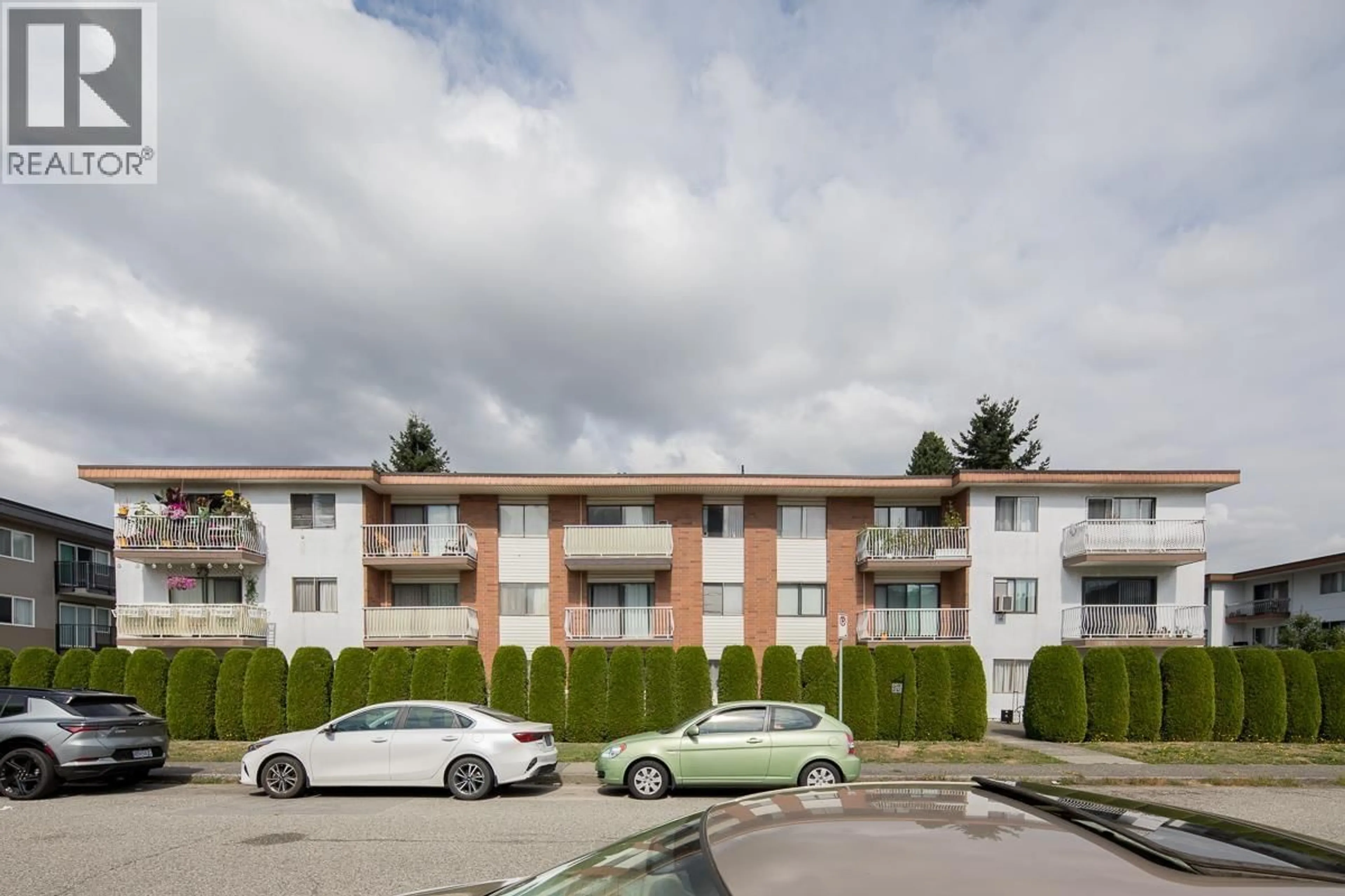Patio, unknown for 106 - 5127 IRVING STREET, Burnaby British Columbia V5H1T6