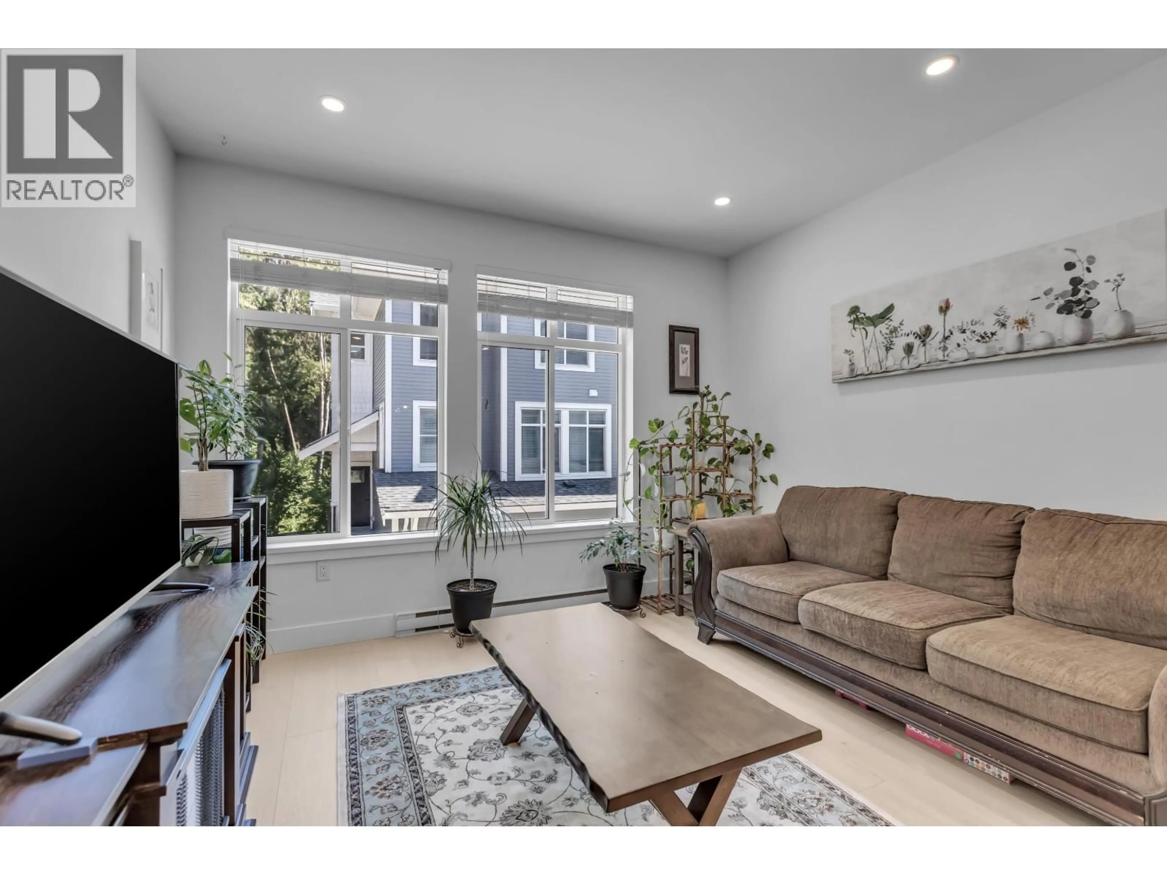 Living room with furniture, unknown for 12 - 24021 110 AVENUE, Maple Ridge British Columbia V2W0J9