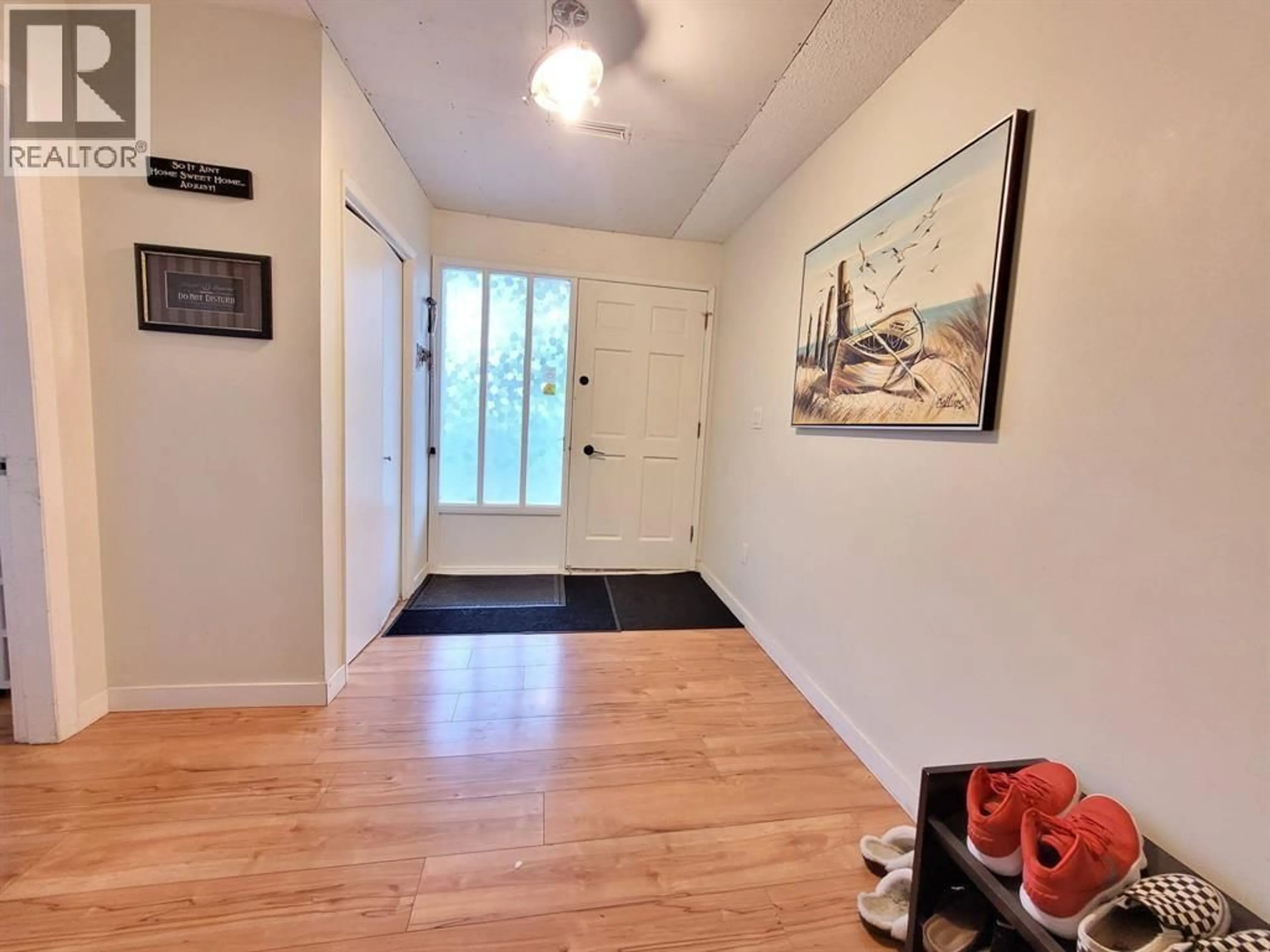 Indoor entryway for 4984 10A AVENUE, Delta British Columbia V4M1X8