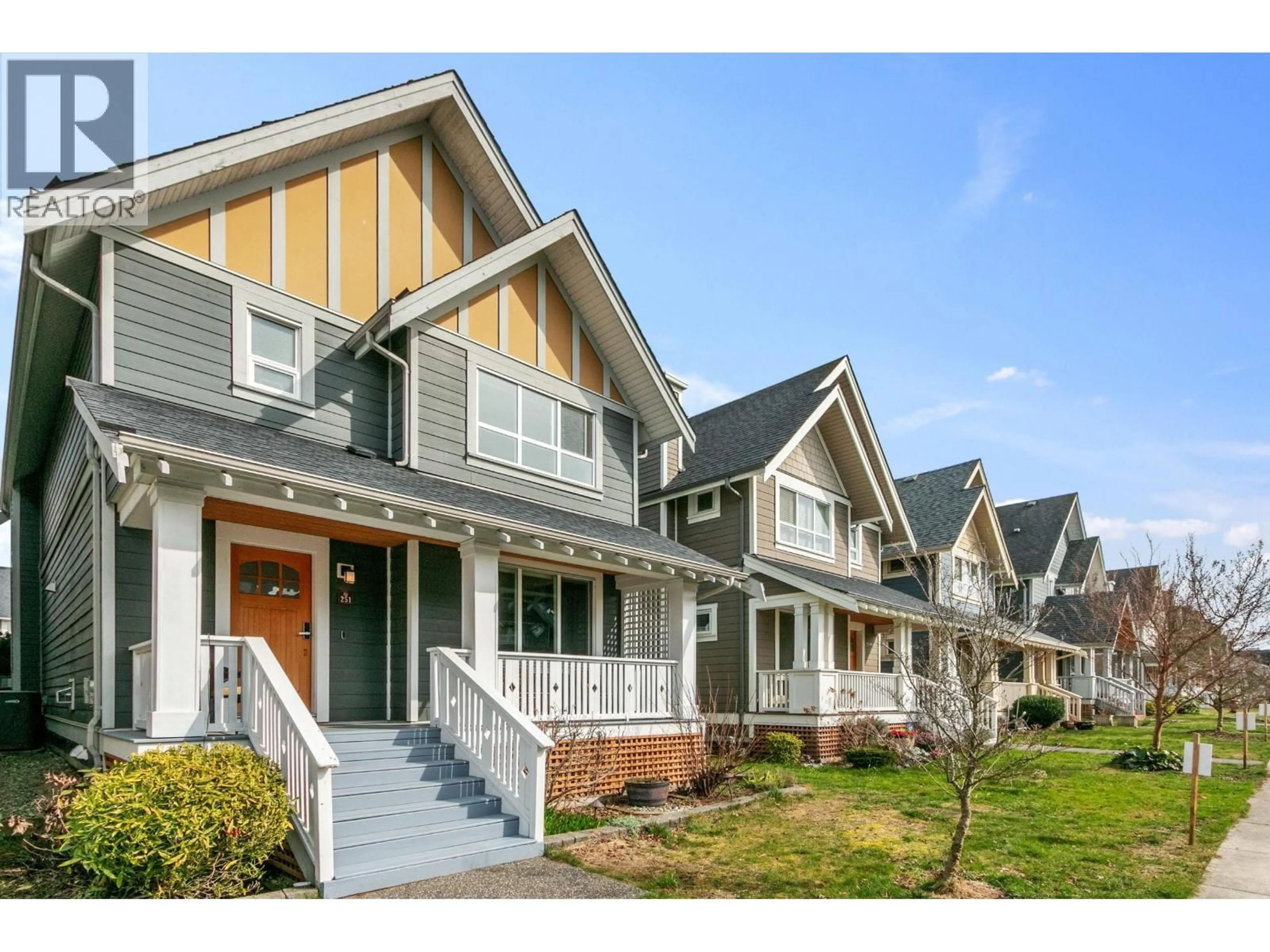 Home with vinyl exterior material, street for 251 JENSEN STREET, New Westminster British Columbia V3M0E7