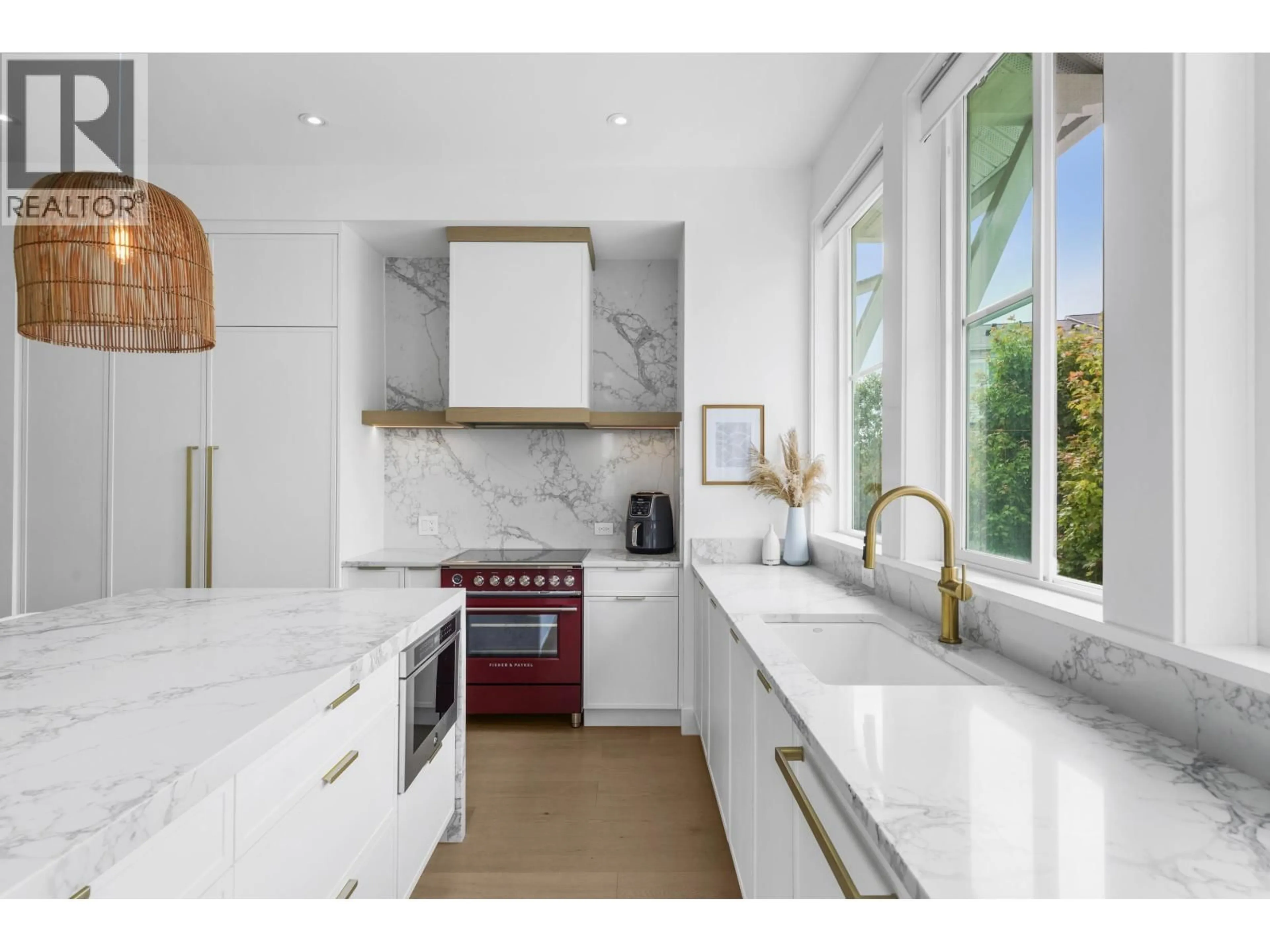 Contemporary kitchen, ceramic/tile floor for 4638 ORCA WAY, Tsawwassen British Columbia V4M0C2