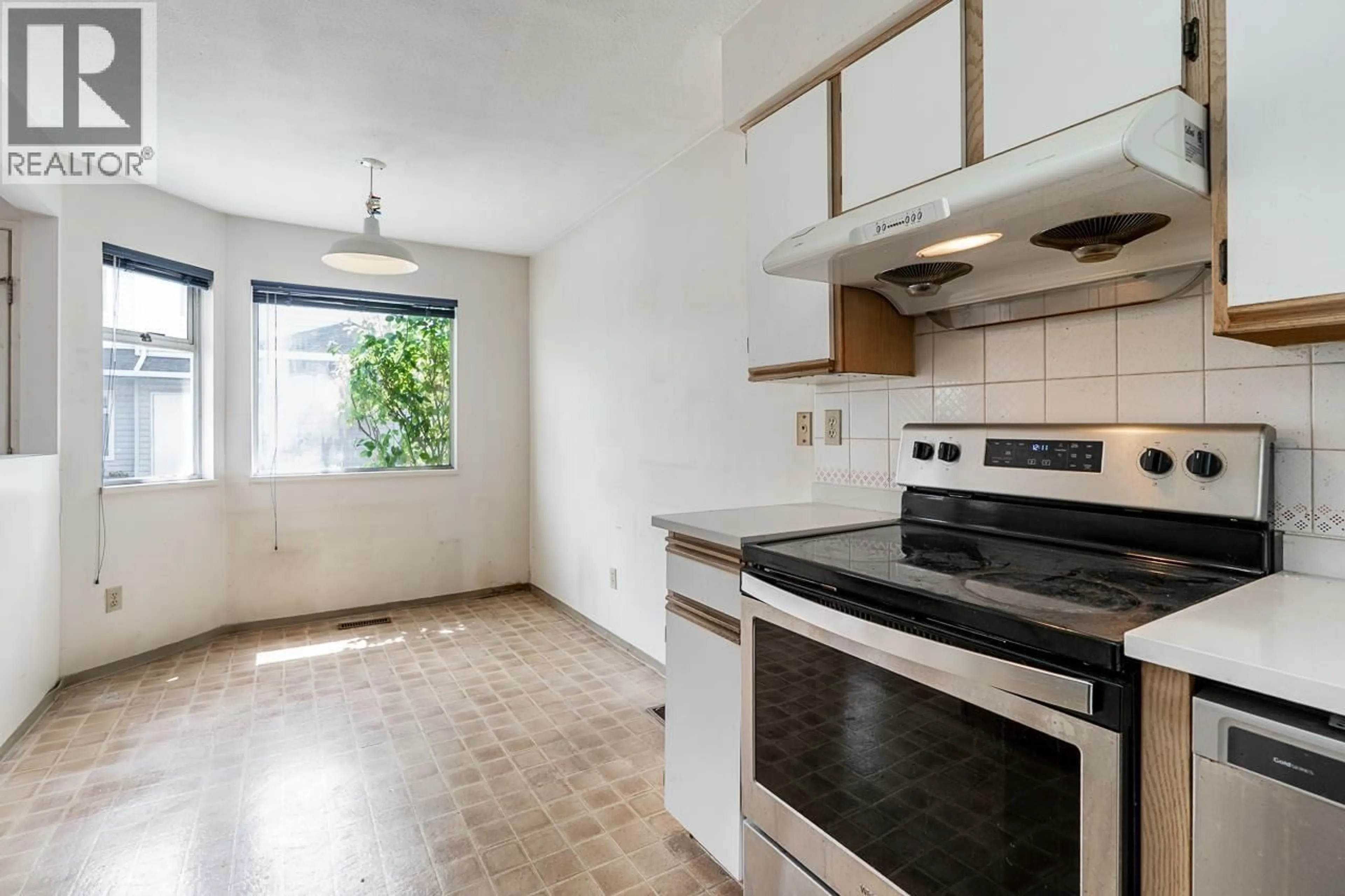 Standard kitchen, unknown for 15 - 10980 NO. 2 ROAD, Richmond British Columbia V7E2E3