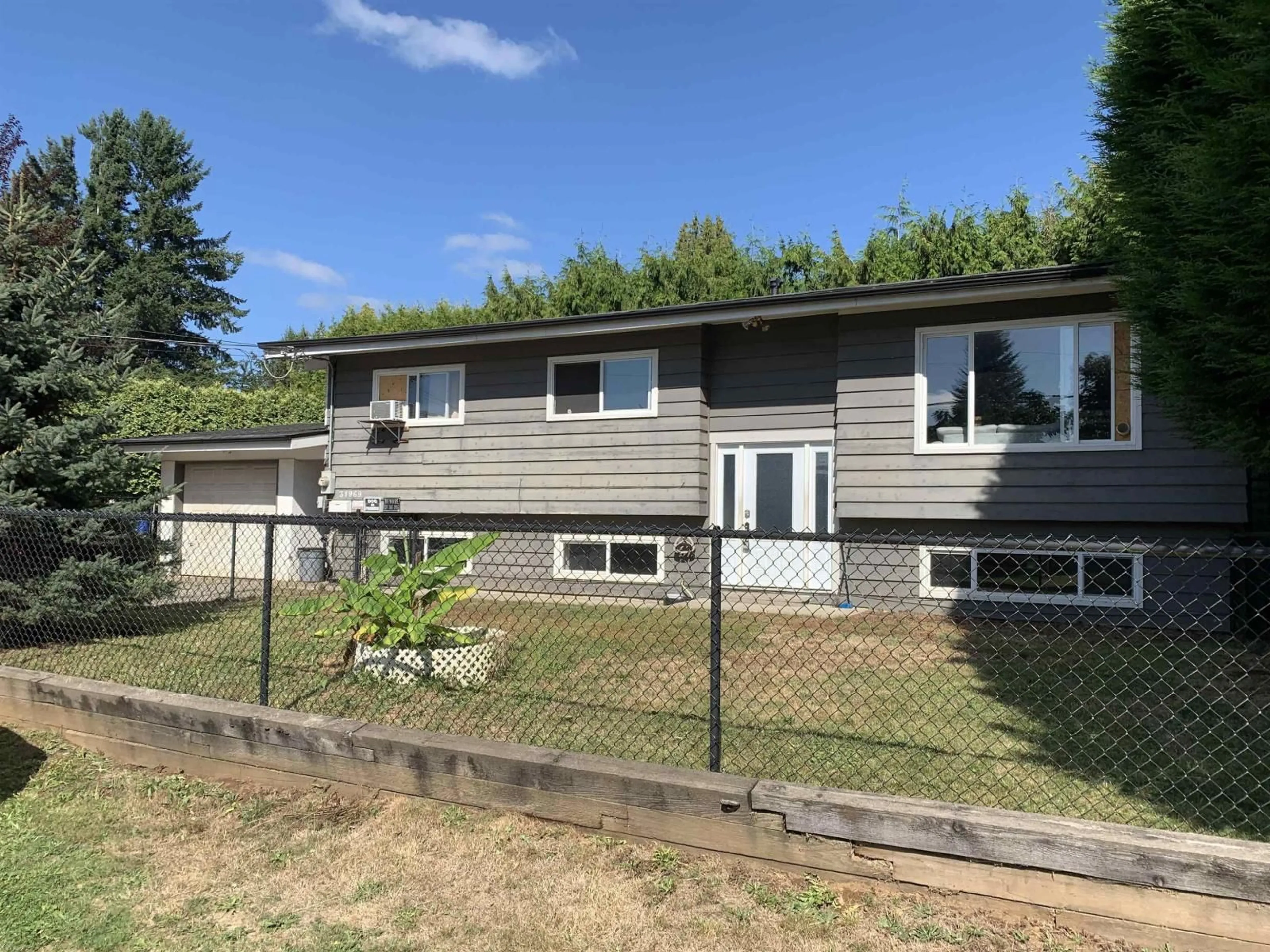 Home with vinyl exterior material, unknown for 31969 ORIOLE, Mission British Columbia V2V1Y7