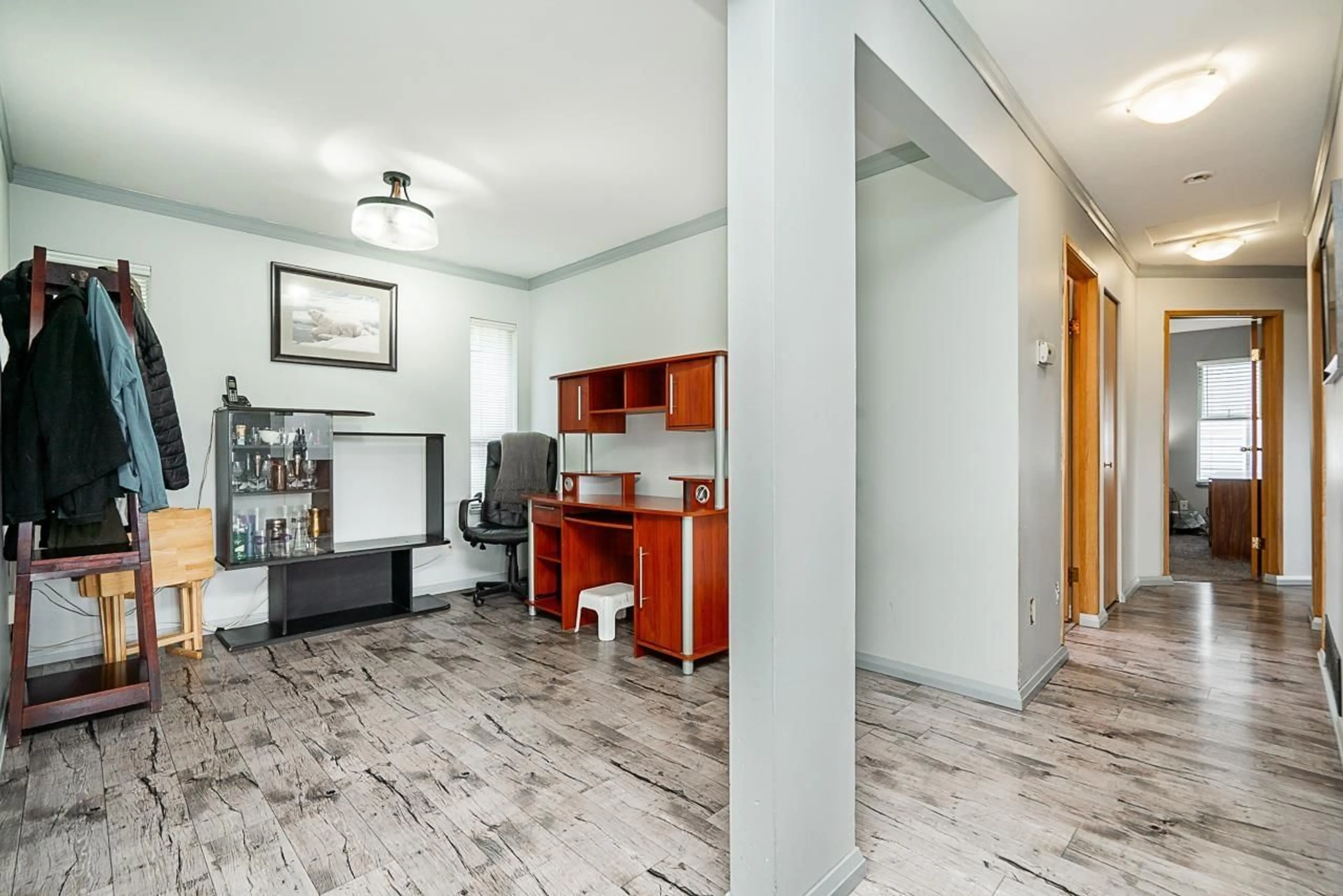 Indoor foyer for 14263 67, Surrey British Columbia V3W0P5