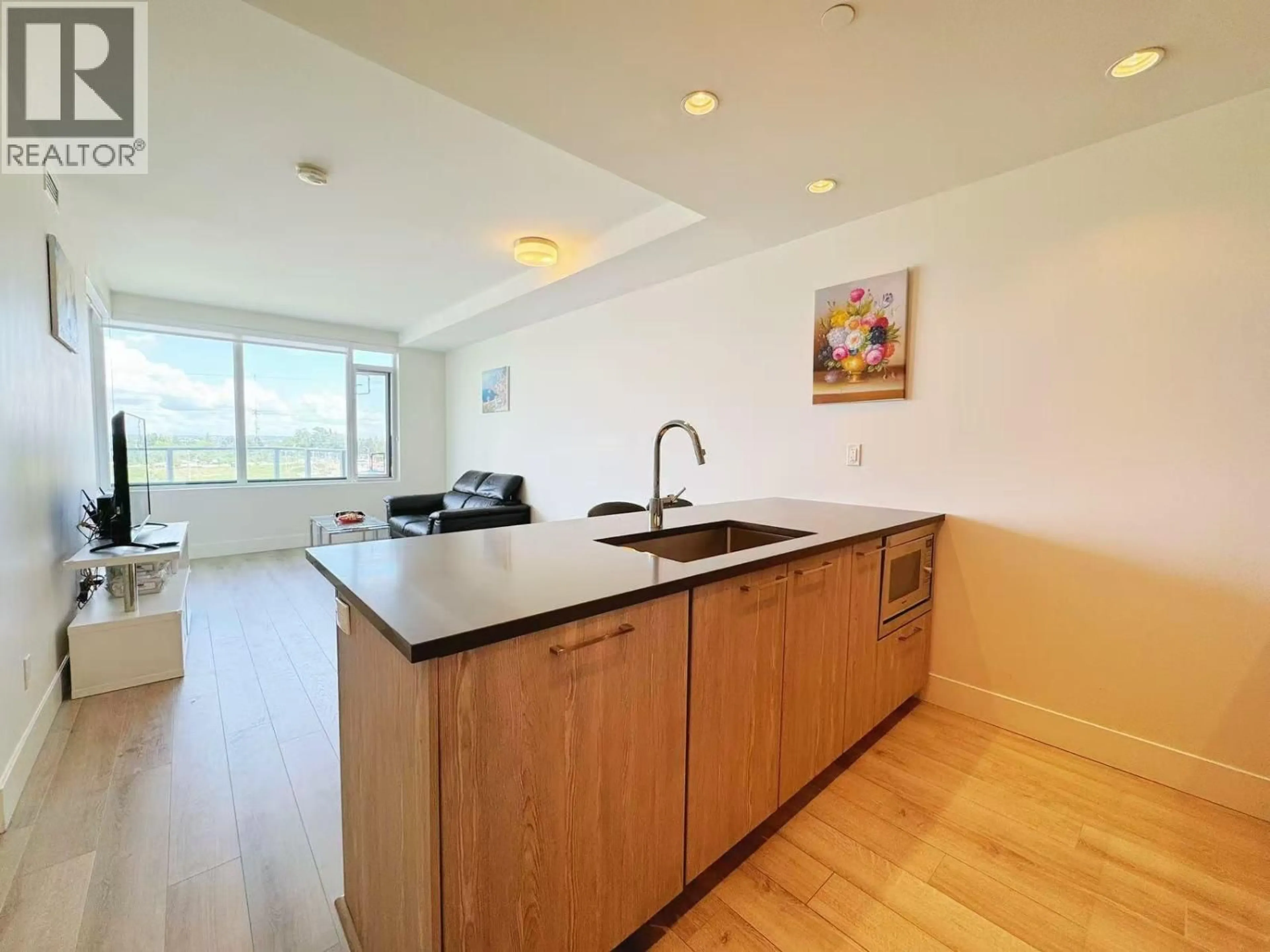 Standard kitchen, wood/laminate floor for 711 - 10788 NO. 5 ROAD, Richmond British Columbia V6W0B7