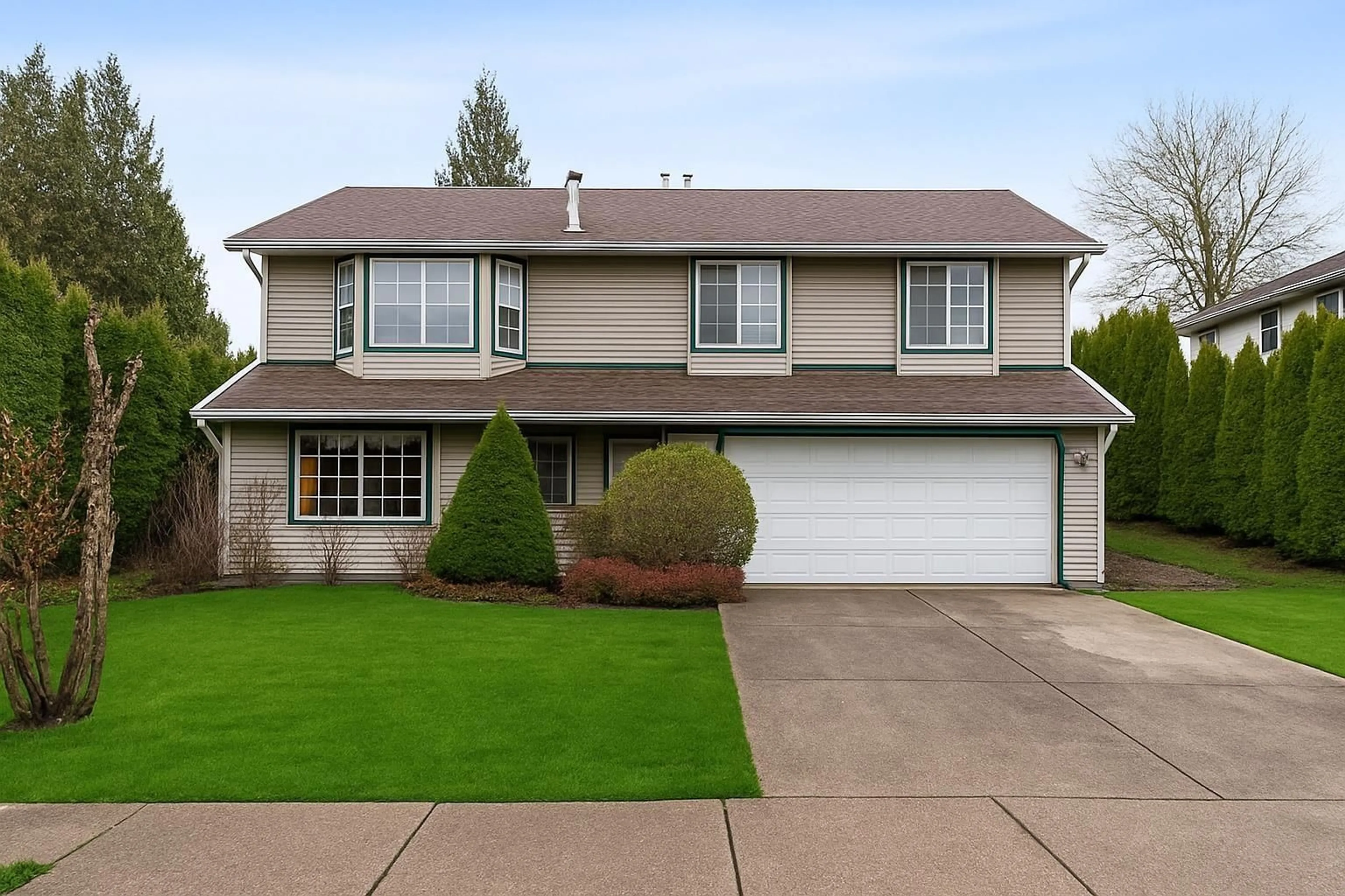 Home with vinyl exterior material, street for 8251 WHARTON, Mission British Columbia V2V7A4
