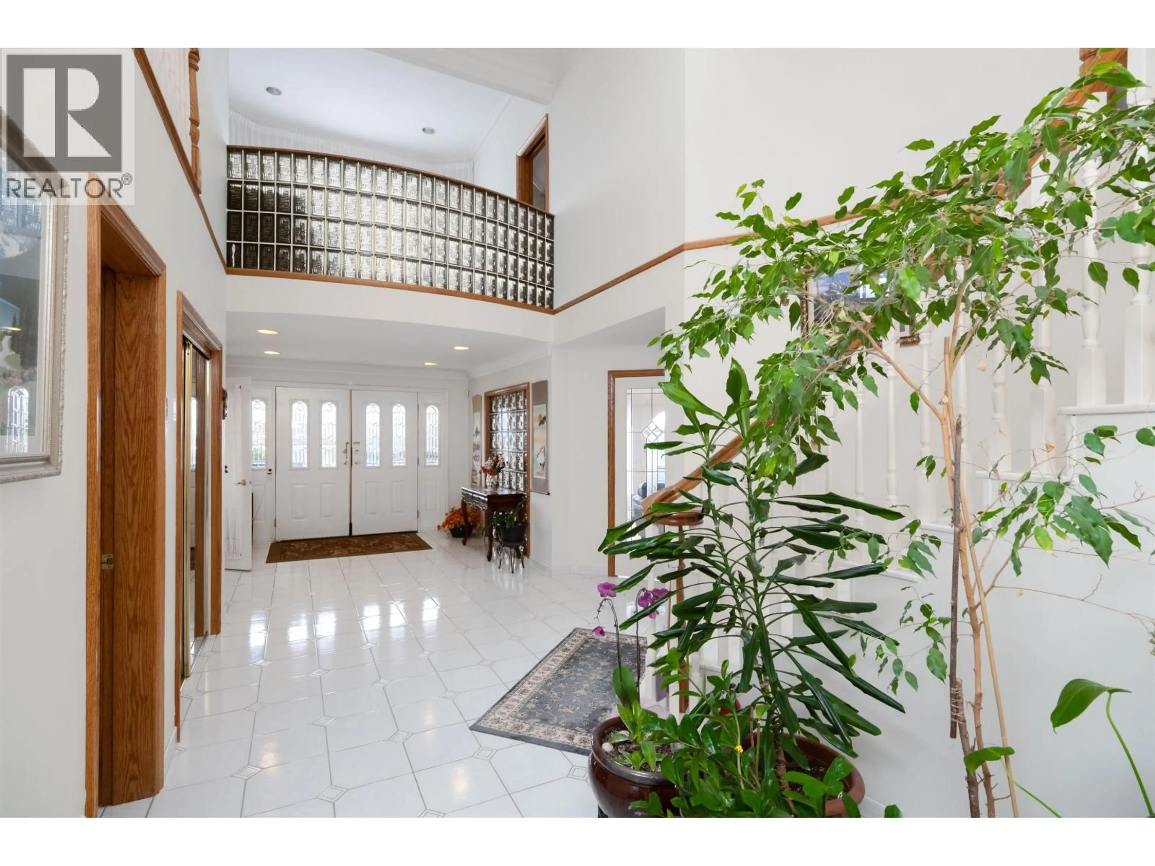 Indoor foyer for 2248 SICAMOUS AVENUE, Coquitlam British Columbia V3K6R9