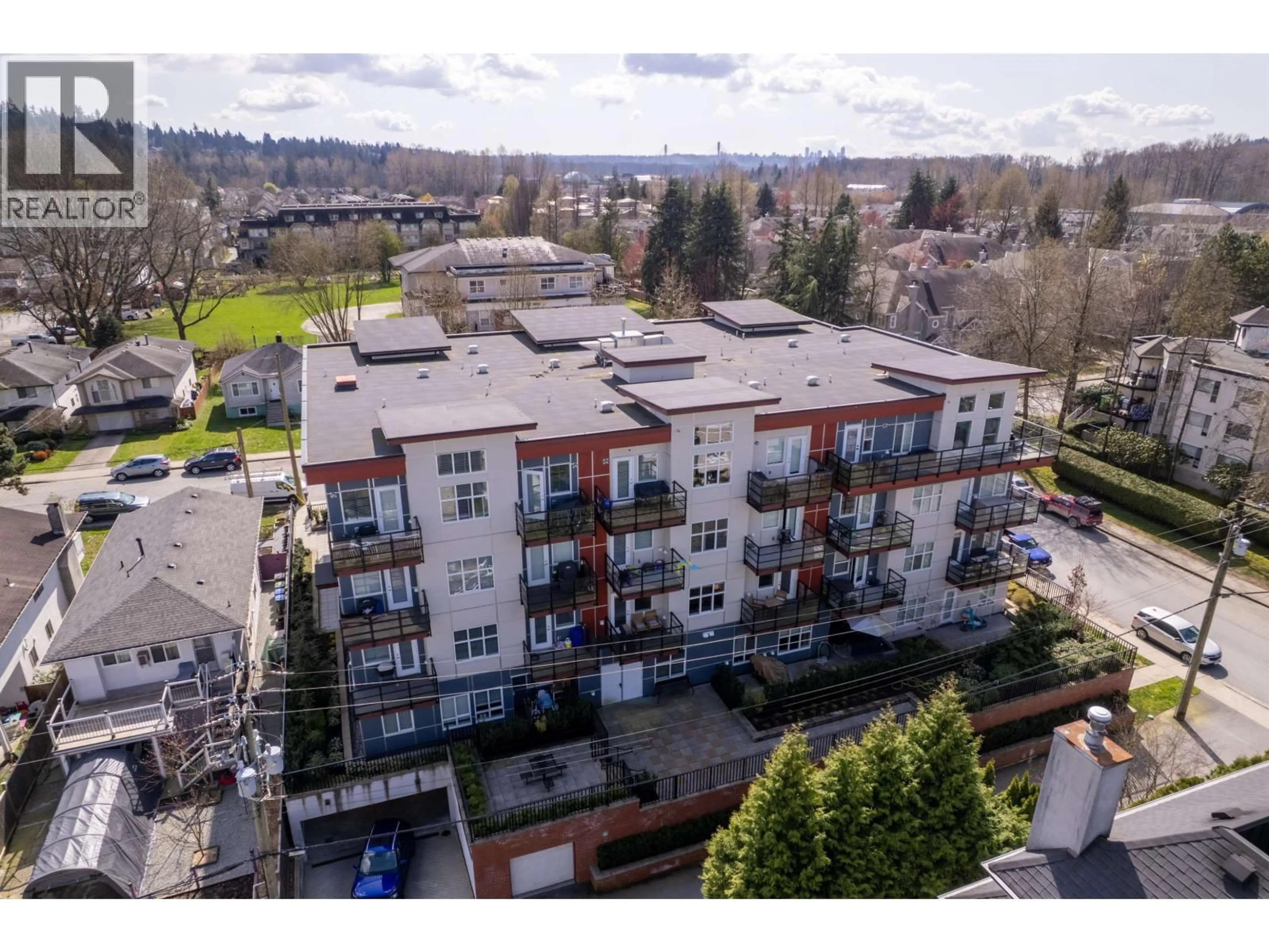 A pic from outside/outdoor area/front of a property/back of a property/a pic from drone, unknown for 204 - 2389 HAWTHORNE AVENUE, Port Coquitlam British Columbia V3C1X1