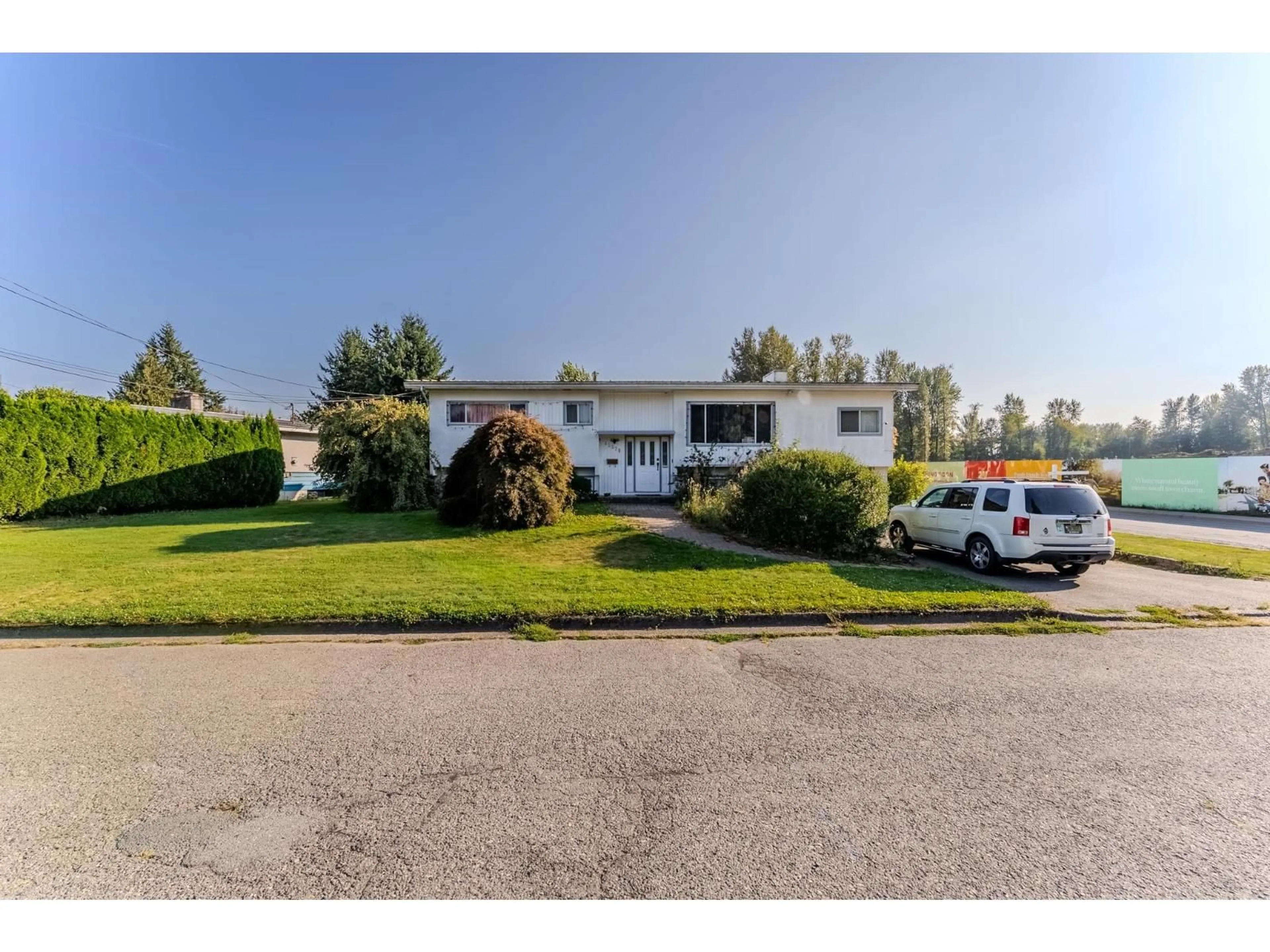 A pic from outside/outdoor area/front of a property/back of a property/a pic from drone, street for 45378 PRINCESS AVENUE, Chilliwack British Columbia V2P2C2