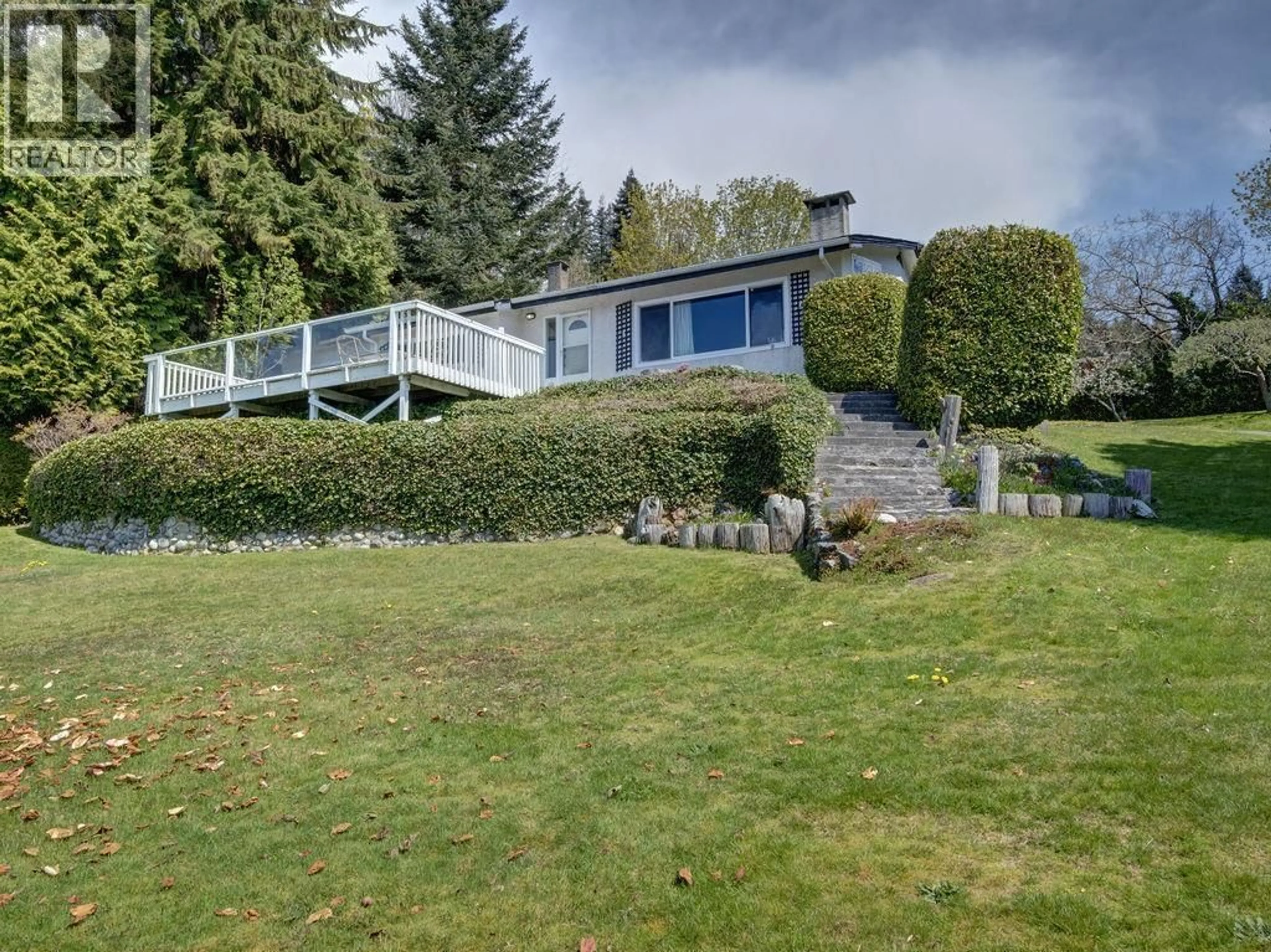 A pic from outside/outdoor area/front of a property/back of a property/a pic from drone, water/lake/river/ocean view for 1708 OCEAN BEACH, Gibsons British Columbia V0N1V5