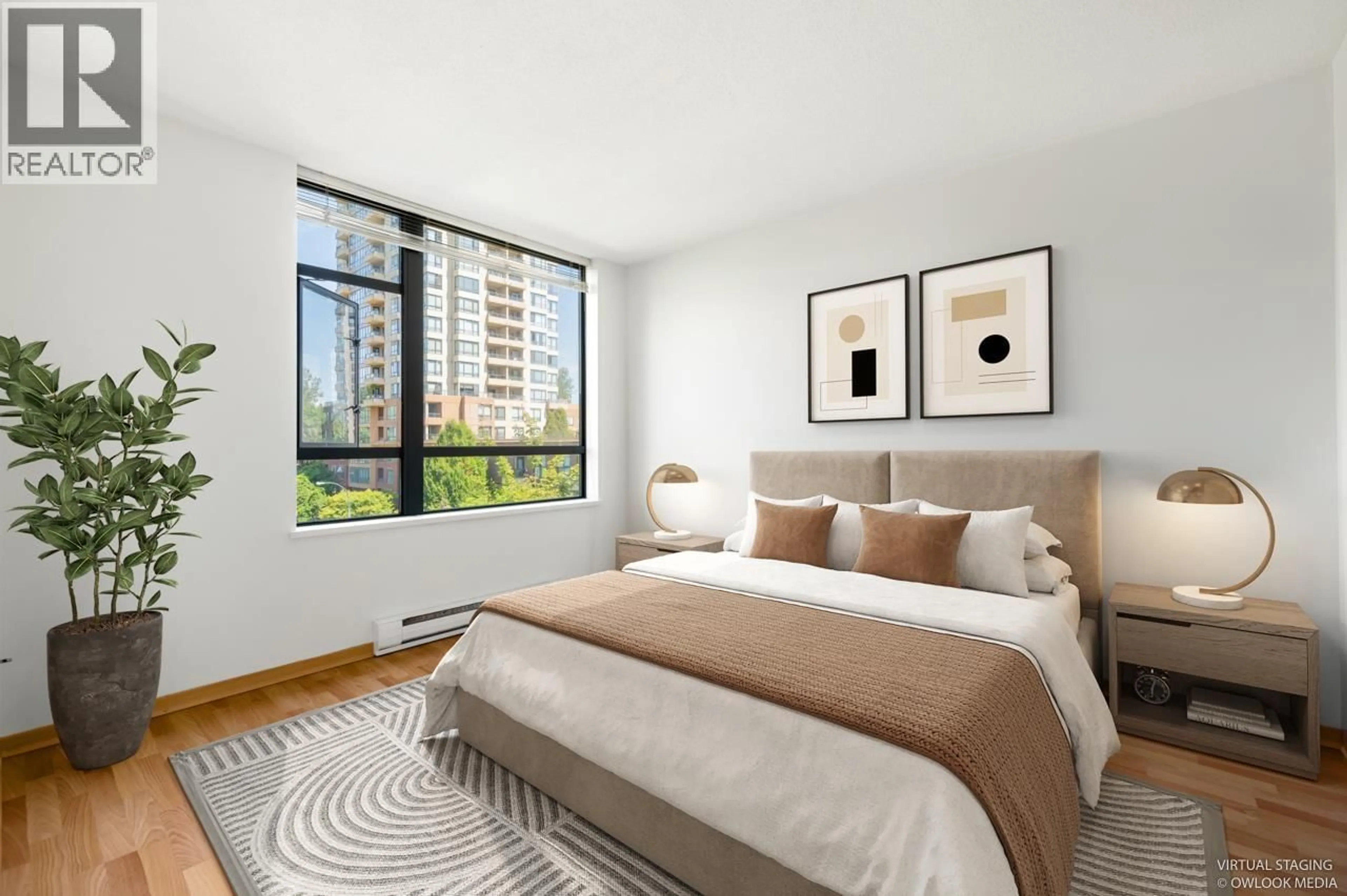 Bedroom with bed, carpet floor for 510 - 3520 CROWLEY DRIVE, Vancouver British Columbia V5R6G9