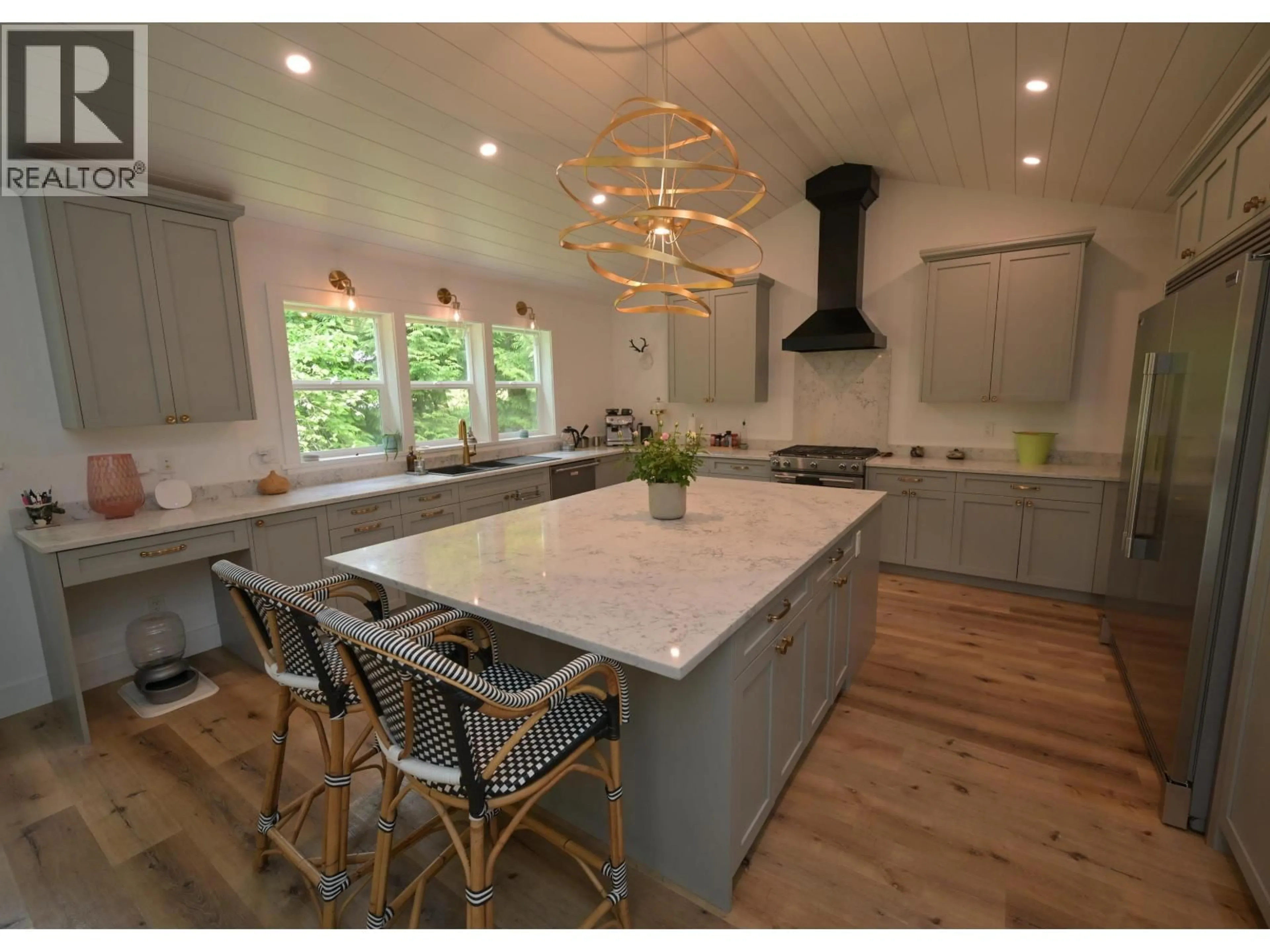 Contemporary kitchen, unknown for 8097 SOUTHWOOD ROAD, Halfmoon Bay British Columbia V7Z1A7