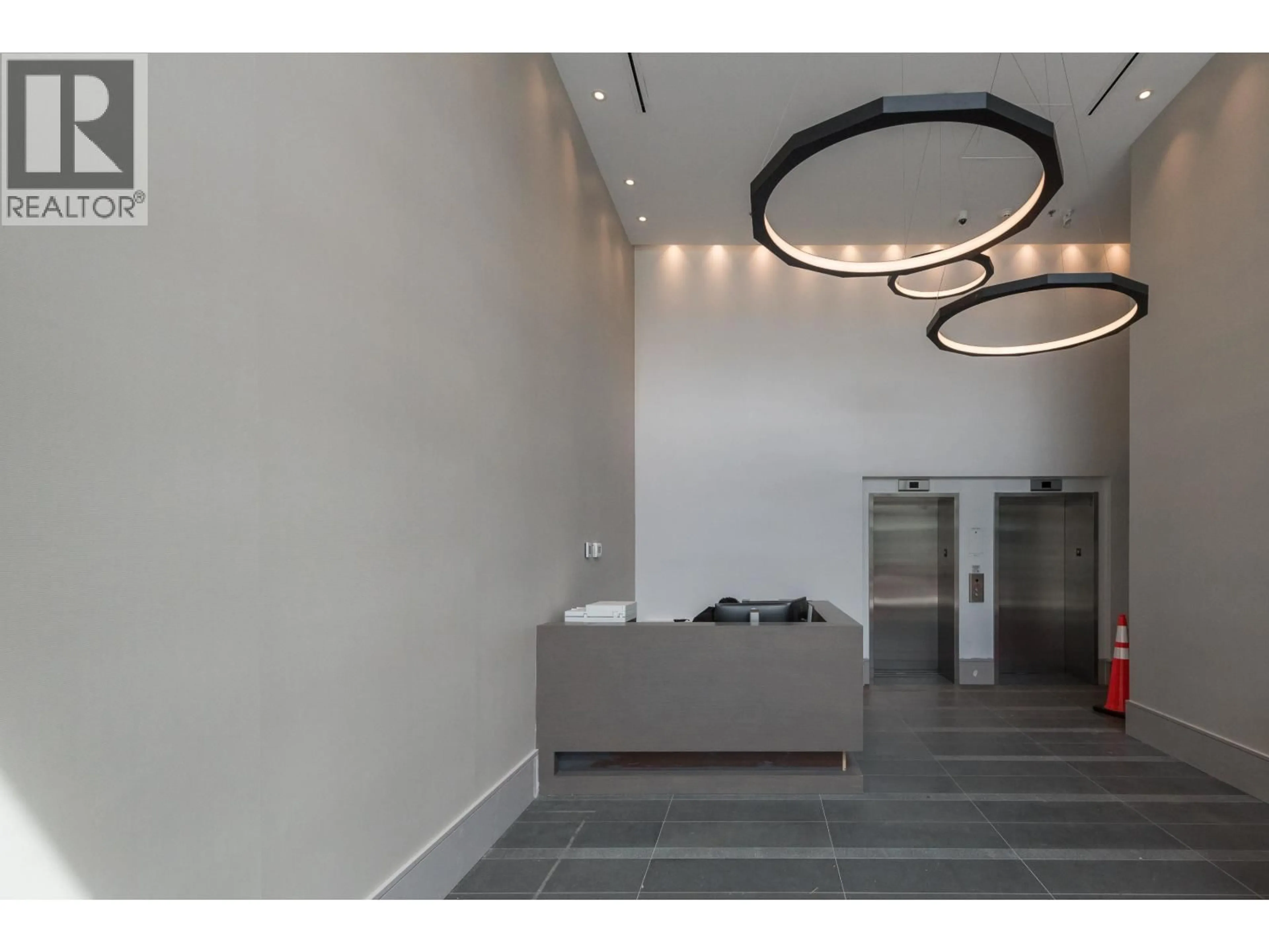 Indoor foyer for 317 - 3220 CONNAUGHT CRESCENT, North Vancouver British Columbia V7T2P9