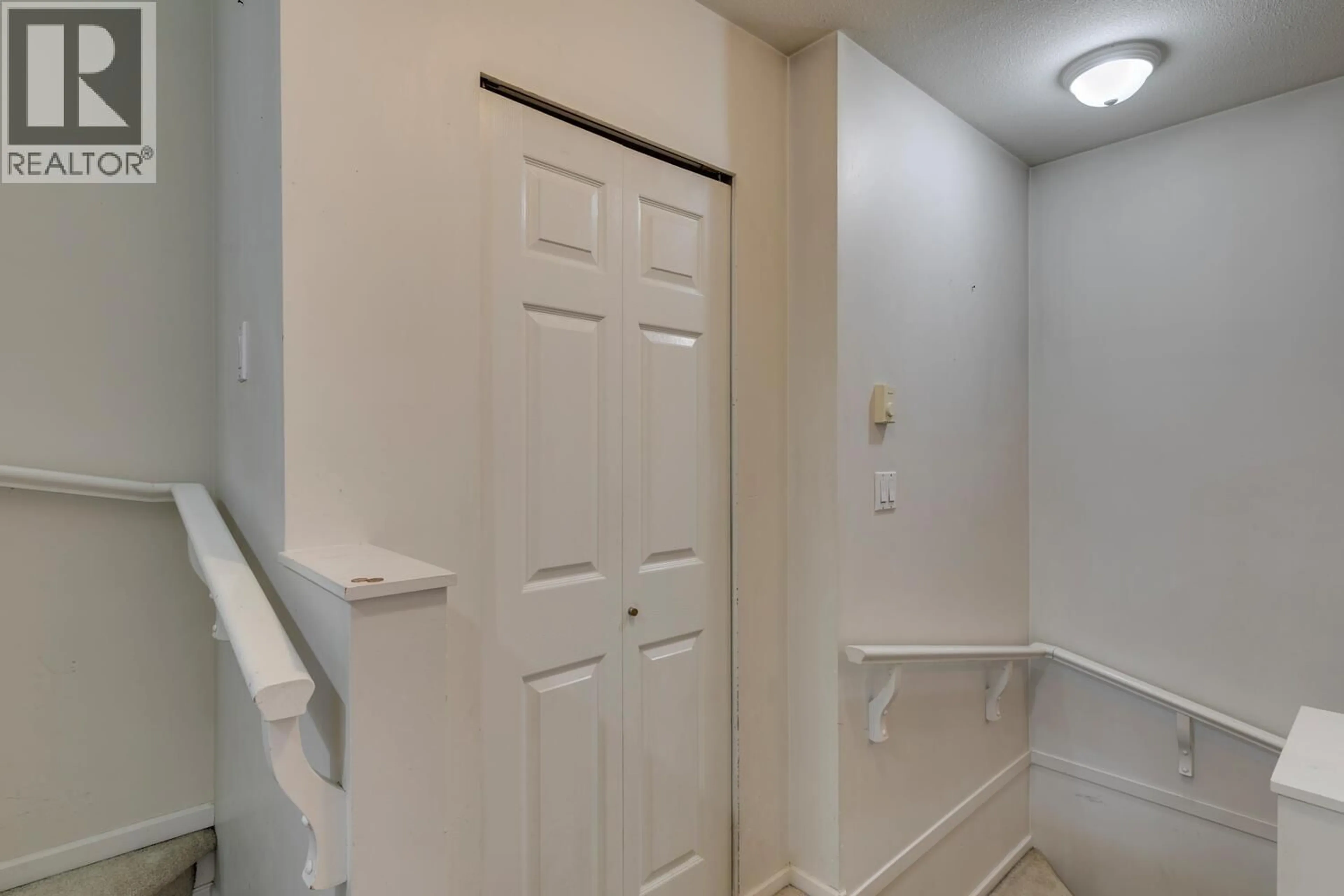 Unknown for 50 - 123 SEVENTH STREET, New Westminster British Columbia V3M6Y2