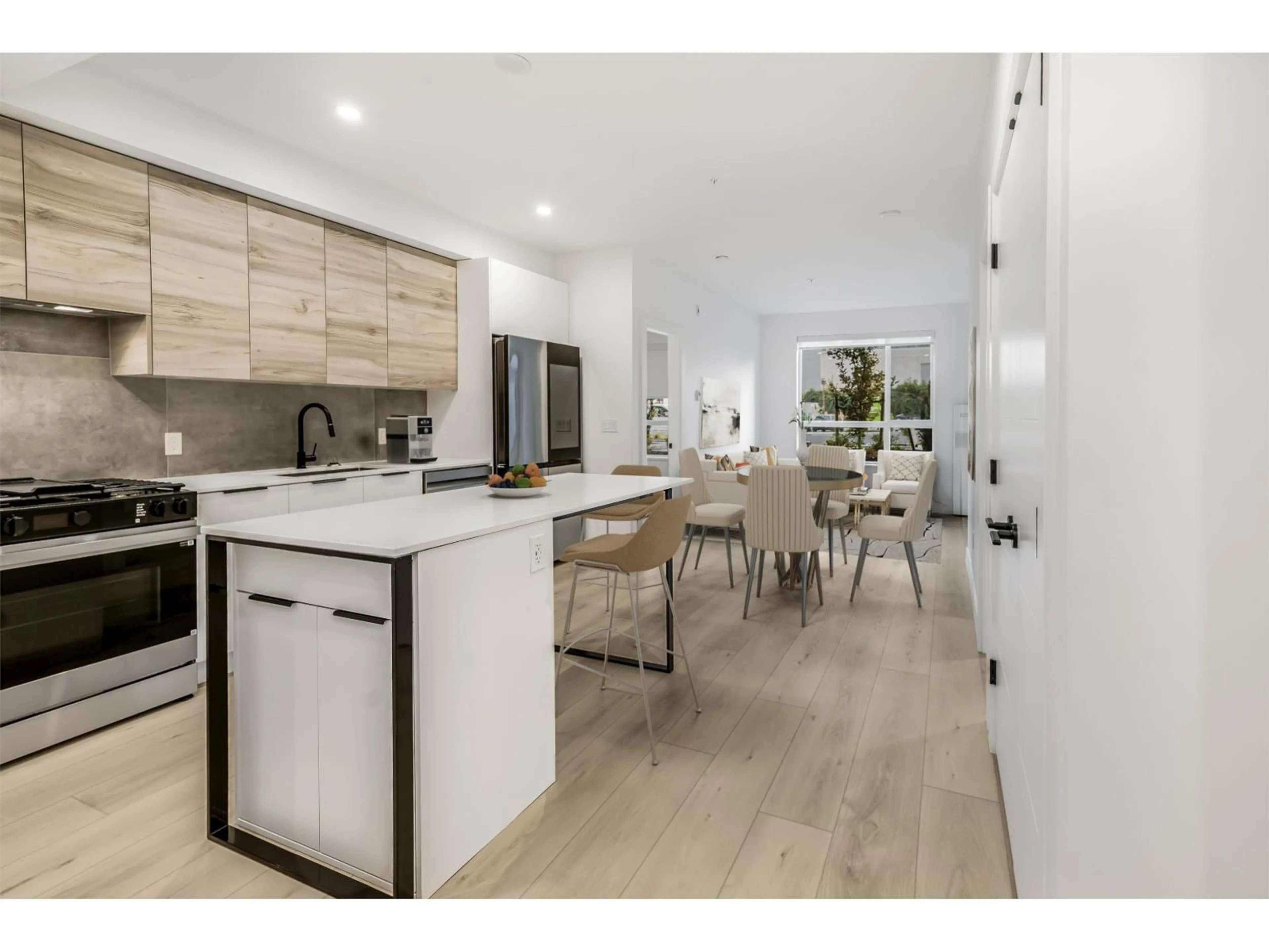 Open concept kitchen, unknown for 109 - 30494 CARDINAL, Abbotsford British Columbia V2T0A5