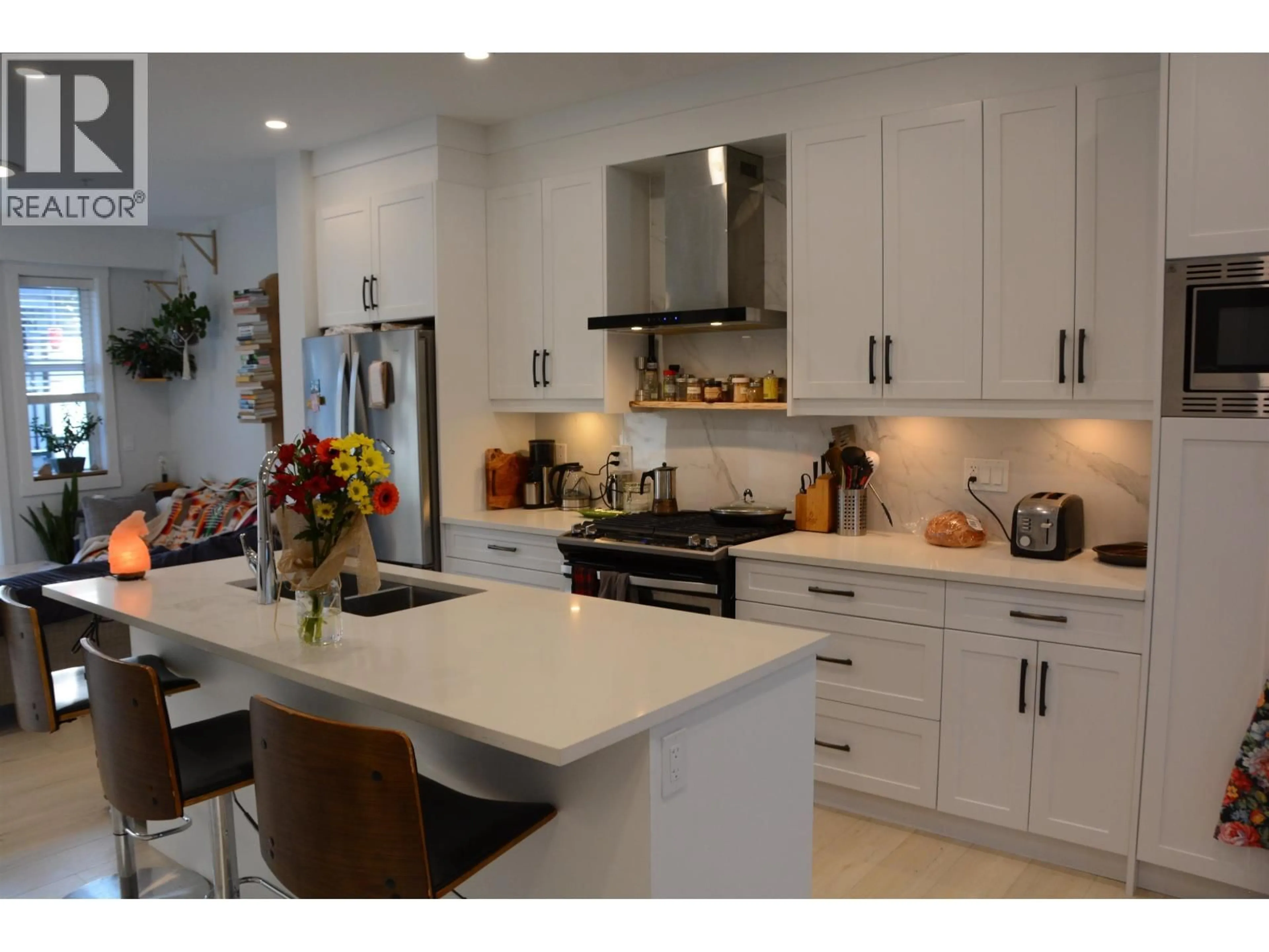 Contemporary kitchen, ceramic/tile floor for 10 - 23622 132 AVENUE, Maple Ridge British Columbia V4R0H5