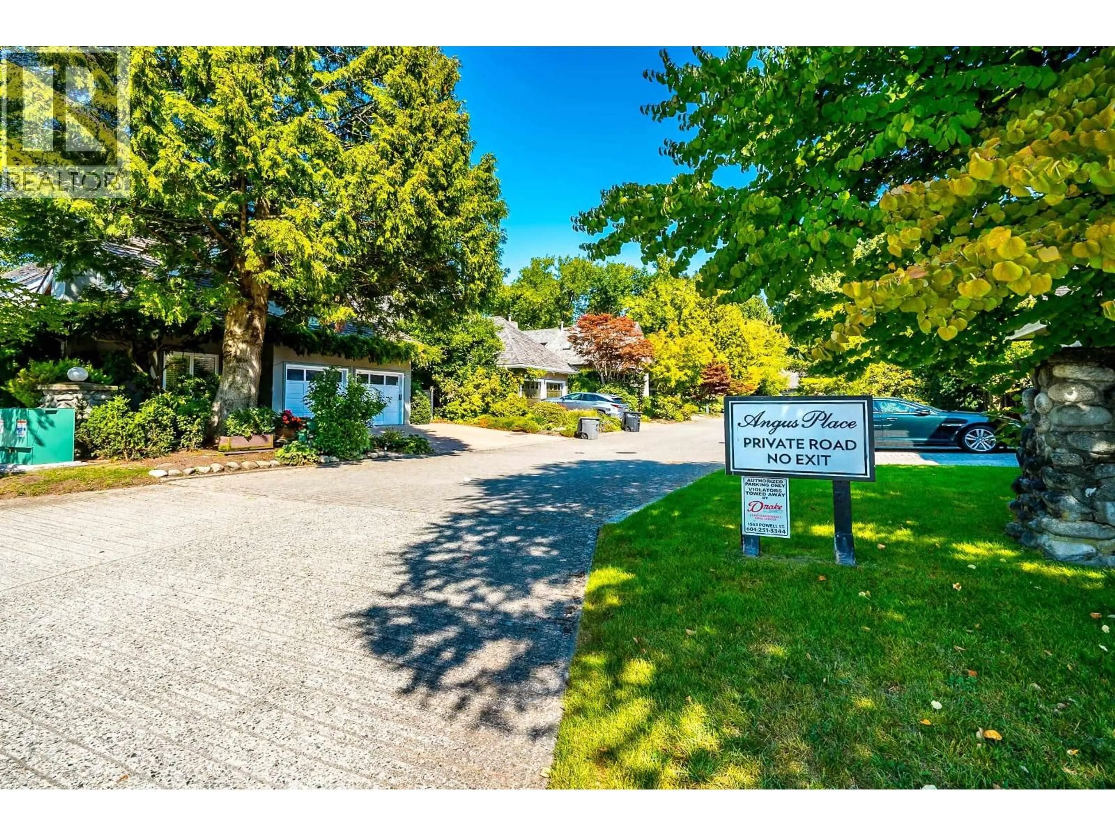 A pic from outside/outdoor area/front of a property/back of a property/a pic from drone, street for 8405 GILLNET PLACE, Vancouver British Columbia V6P6P7