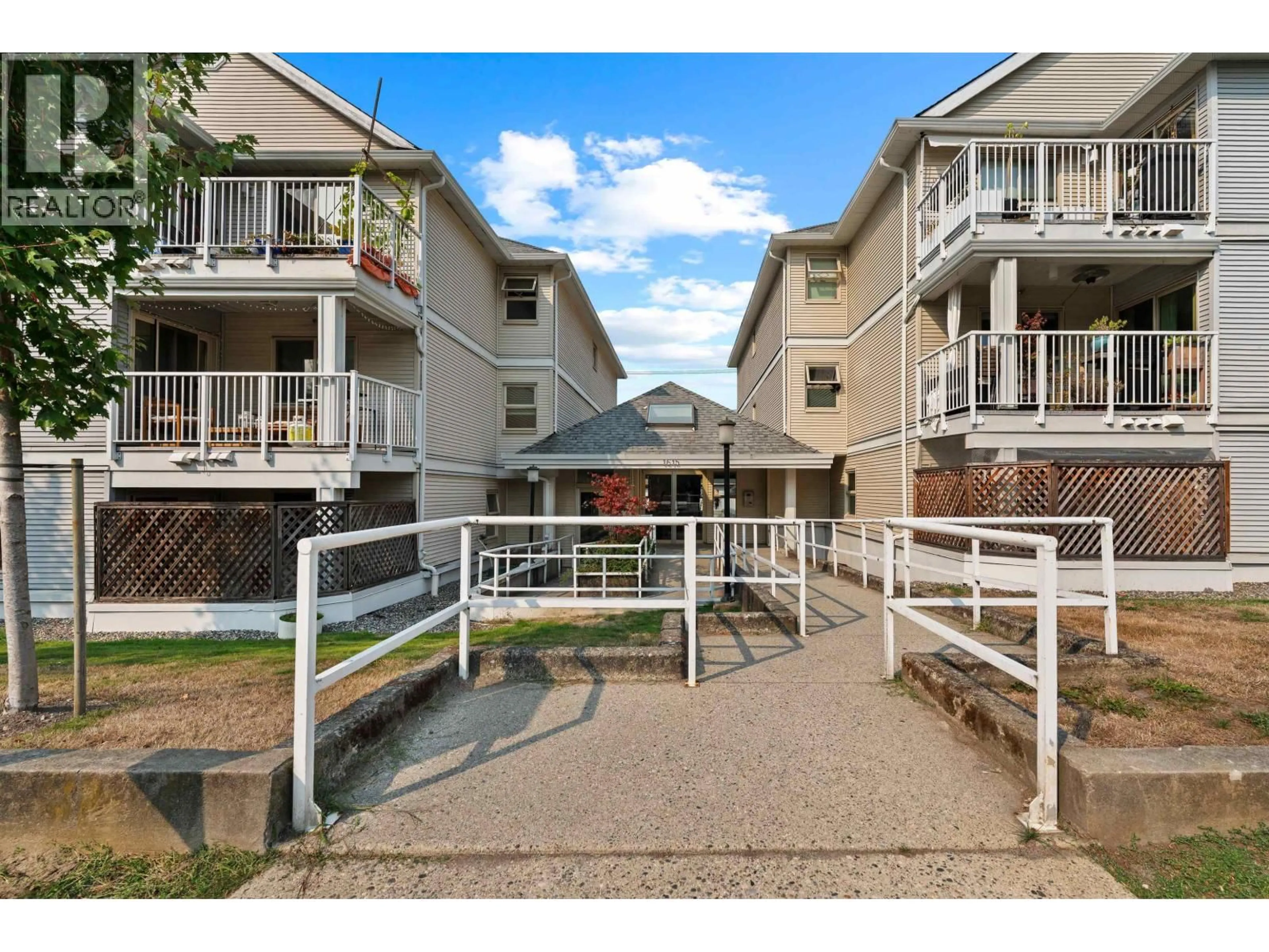 Unknown for 101 - 1615 FRANCES STREET, Vancouver British Columbia V5L1Z3