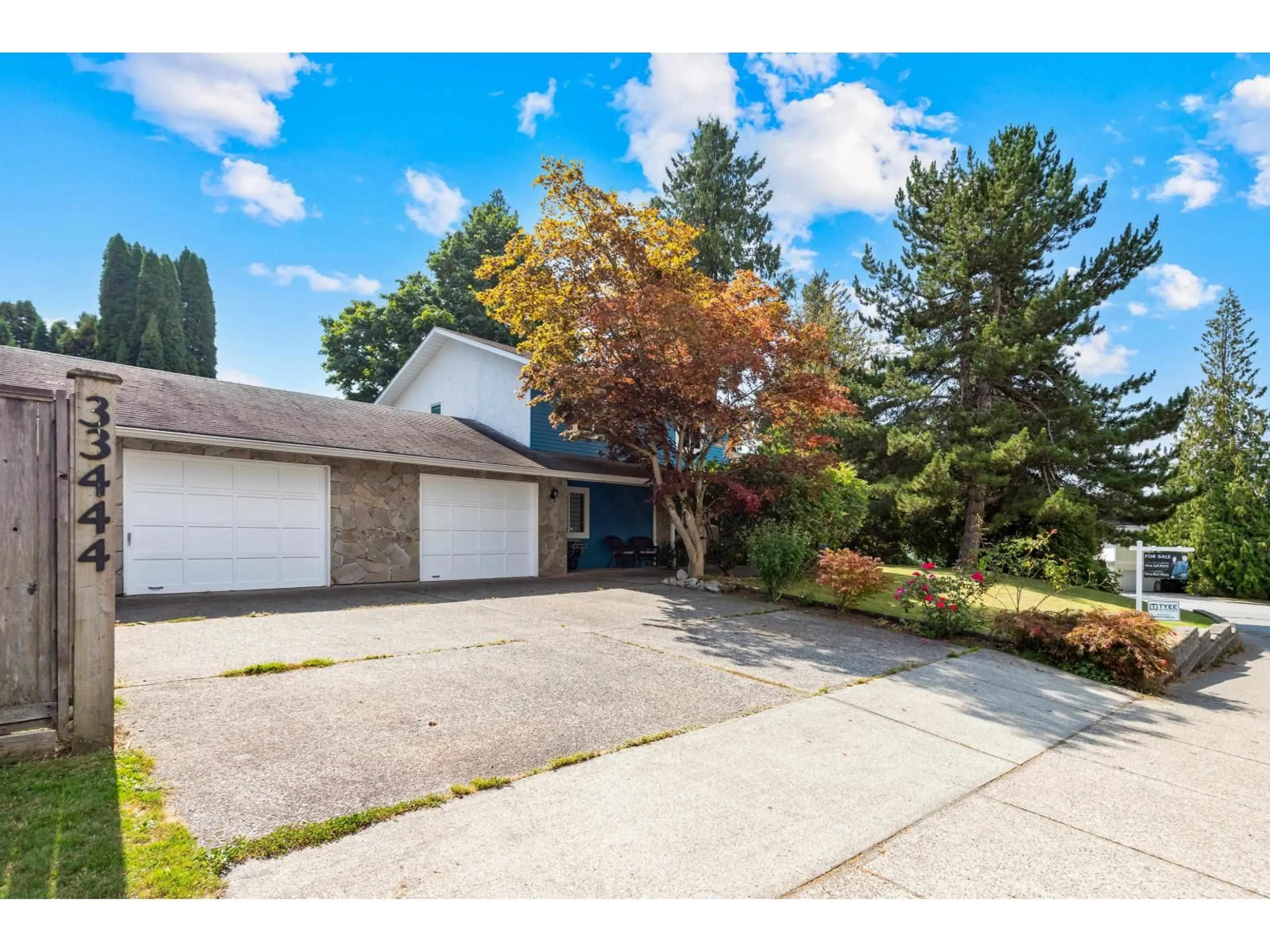 A pic from outside/outdoor area/front of a property/back of a property/a pic from drone, street for 33444 BEST, Mission British Columbia V2V5Z2