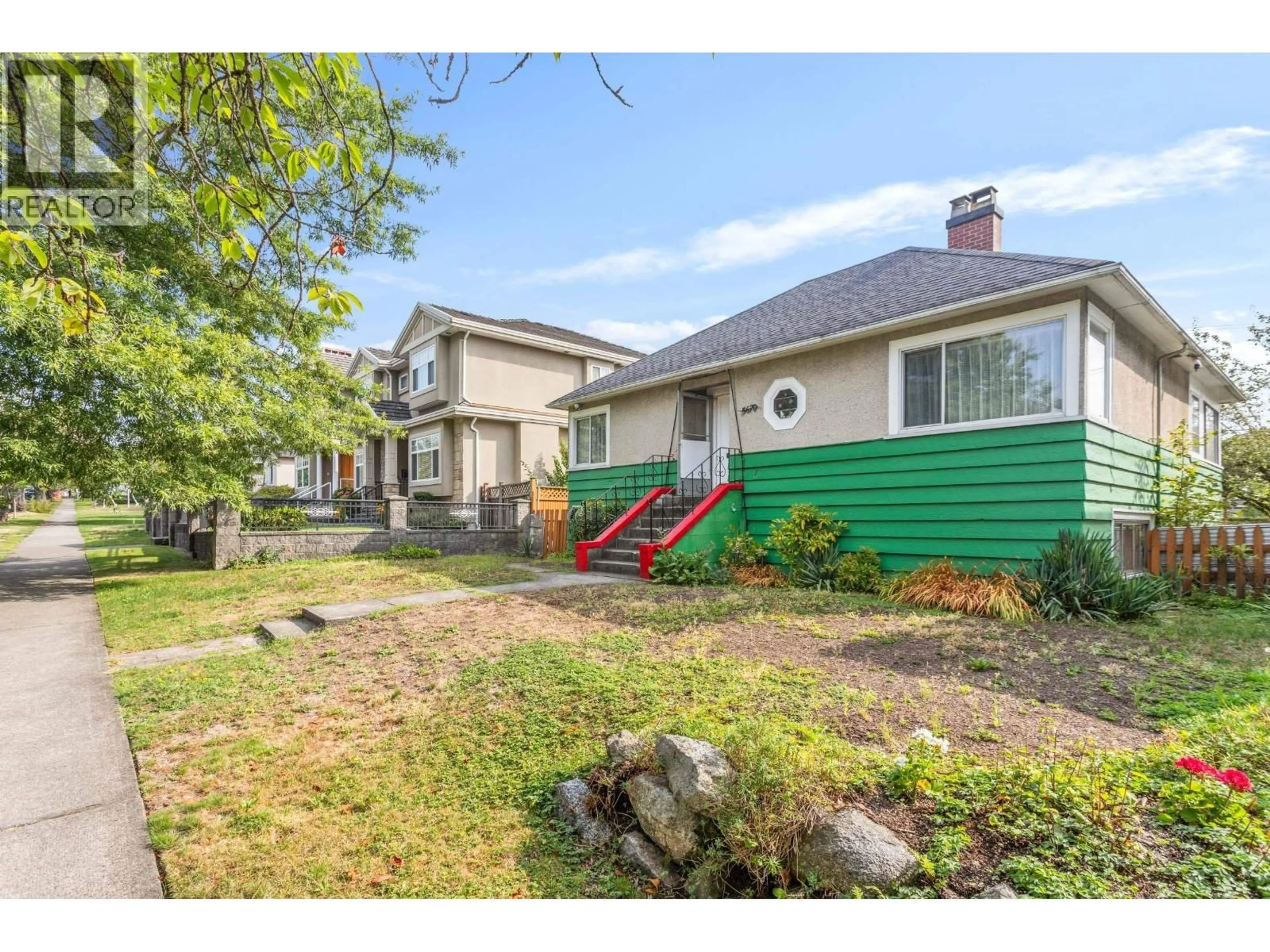A pic from outside/outdoor area/front of a property/back of a property/a pic from drone, street for 5670 COLUMBIA STREET, Vancouver British Columbia V5Y3H7