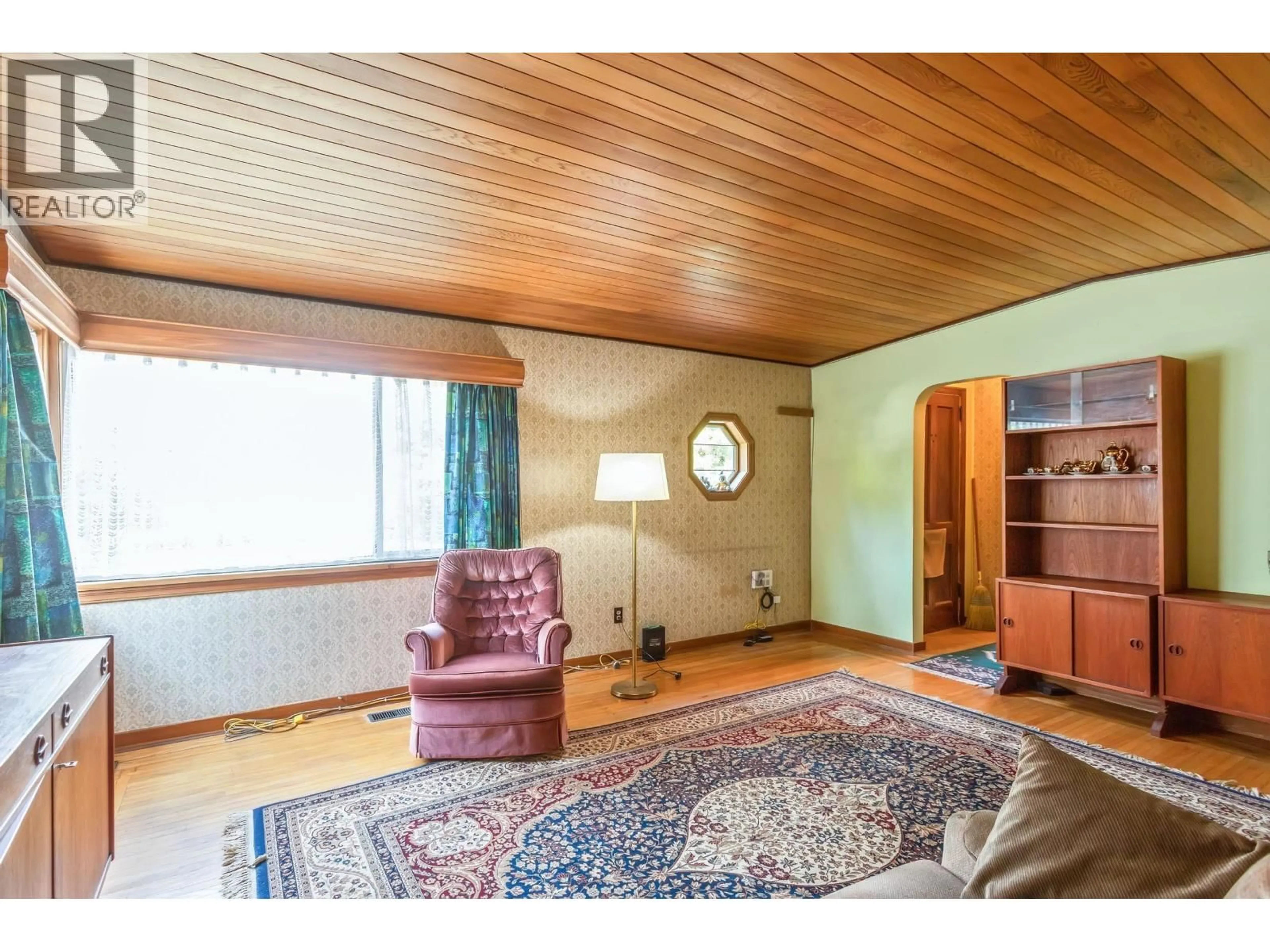 Unknown for 5670 COLUMBIA STREET, Vancouver British Columbia V5Y3H7