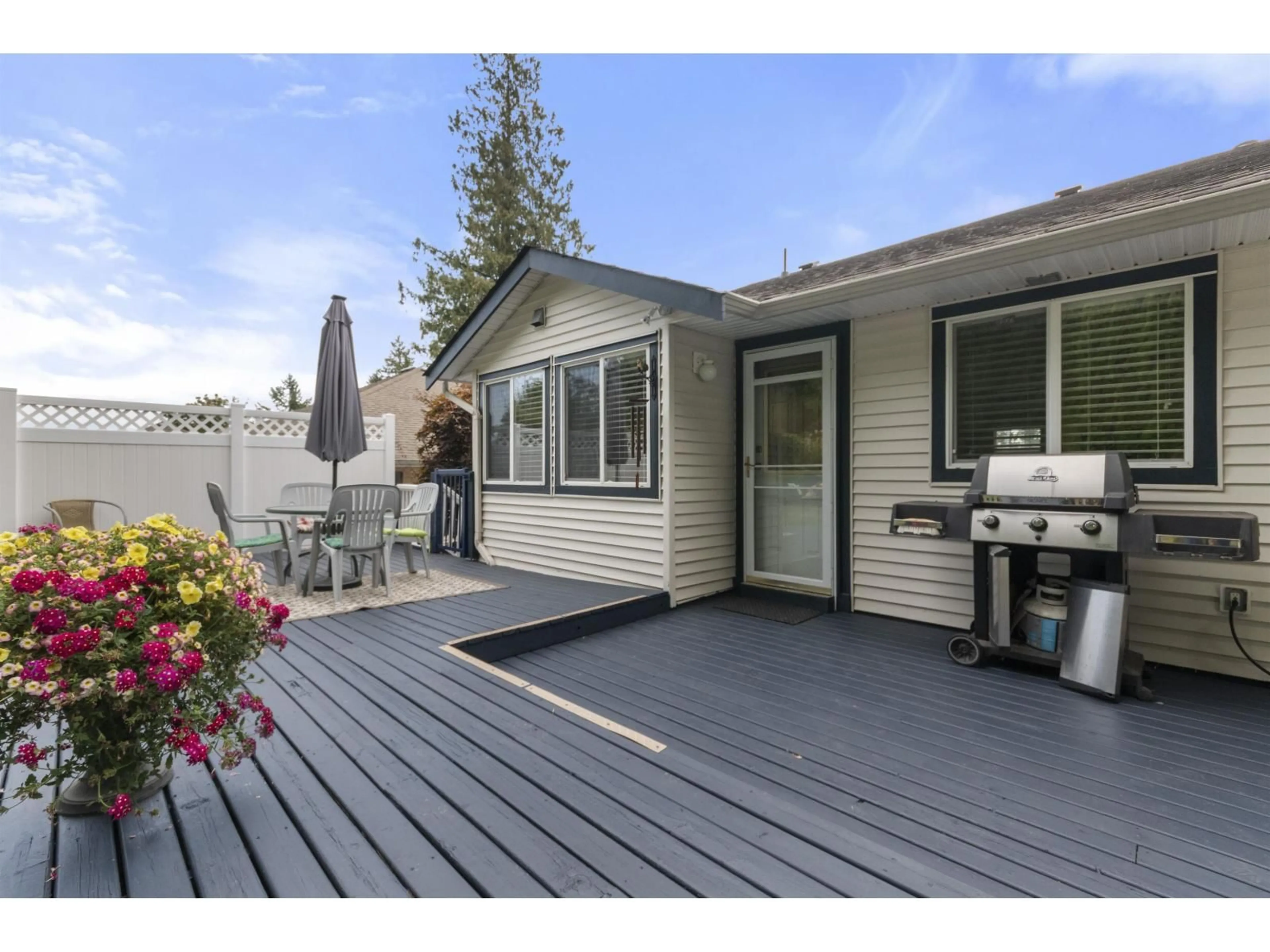 Patio, street for 36135 MARSHALL, Abbotsford British Columbia V3G2W9