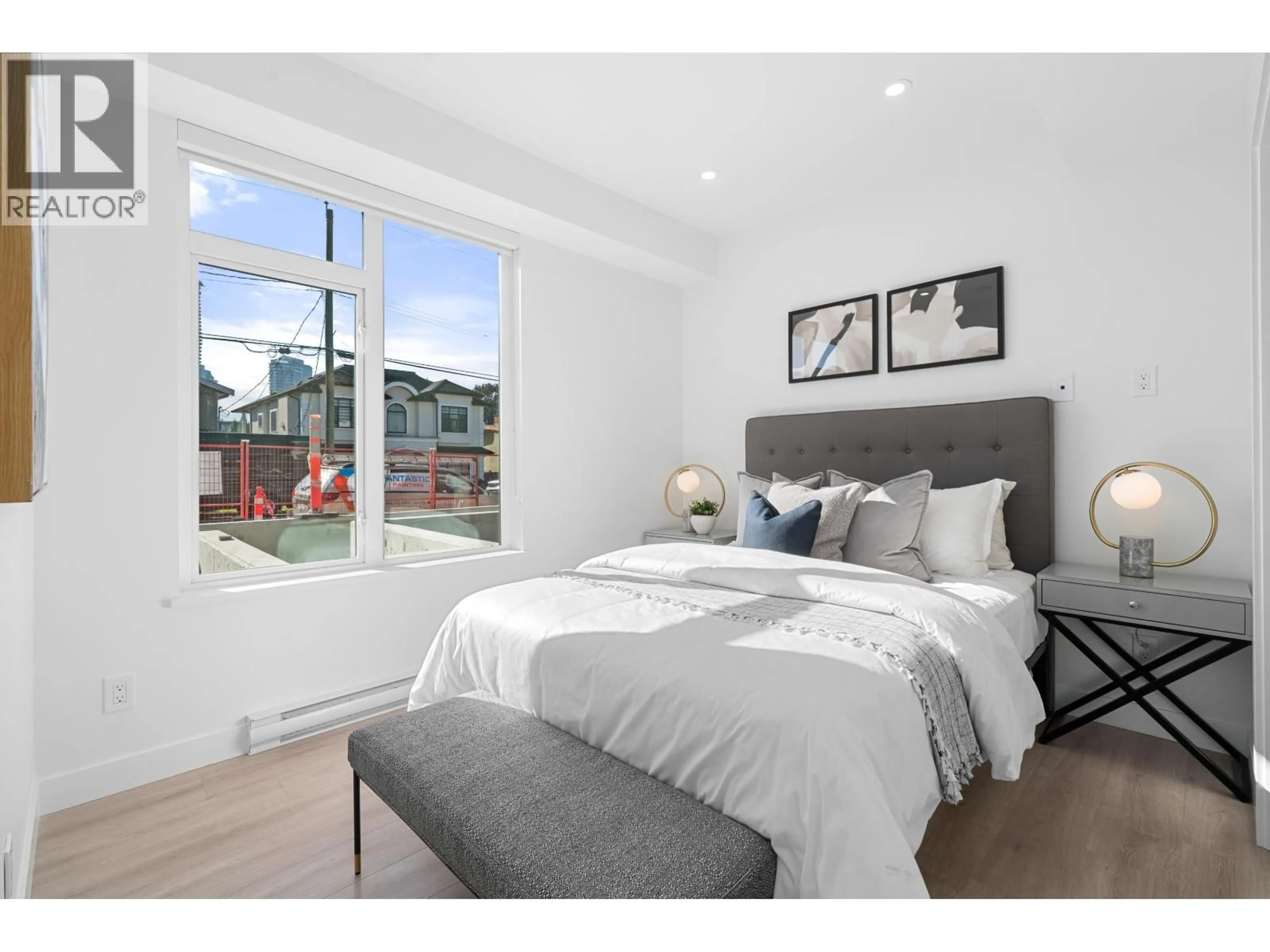 Bedroom with bed, unknown for 207 - 7161 17TH AVENUE, Burnaby British Columbia V3N0K1